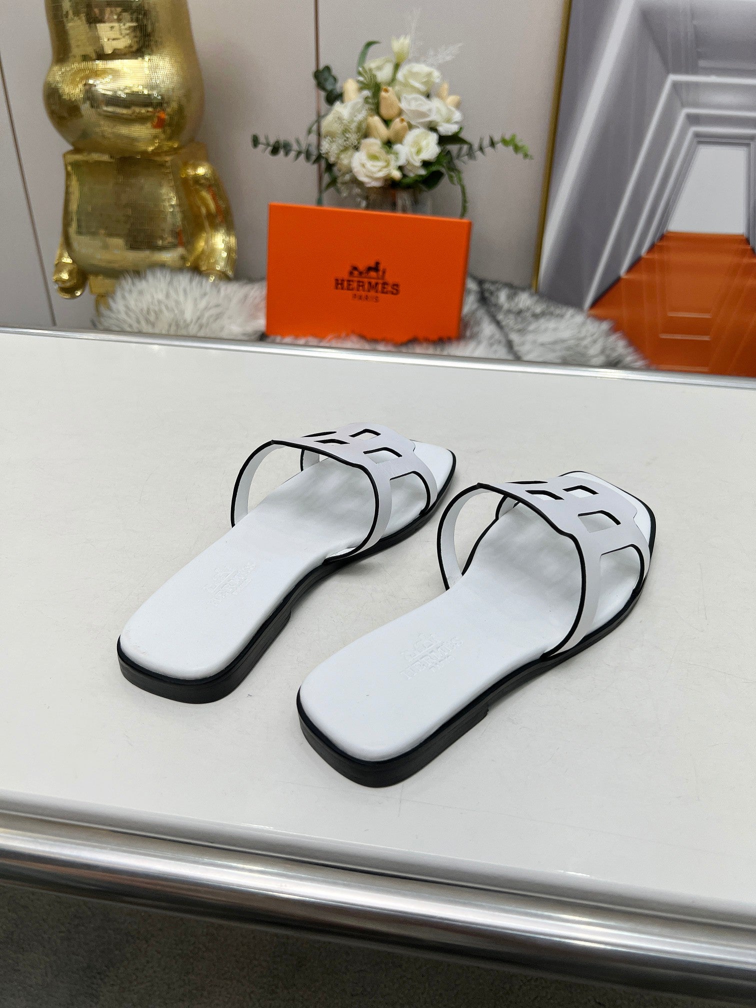 FLATFORM SANDAL WHITE CALFSKIN