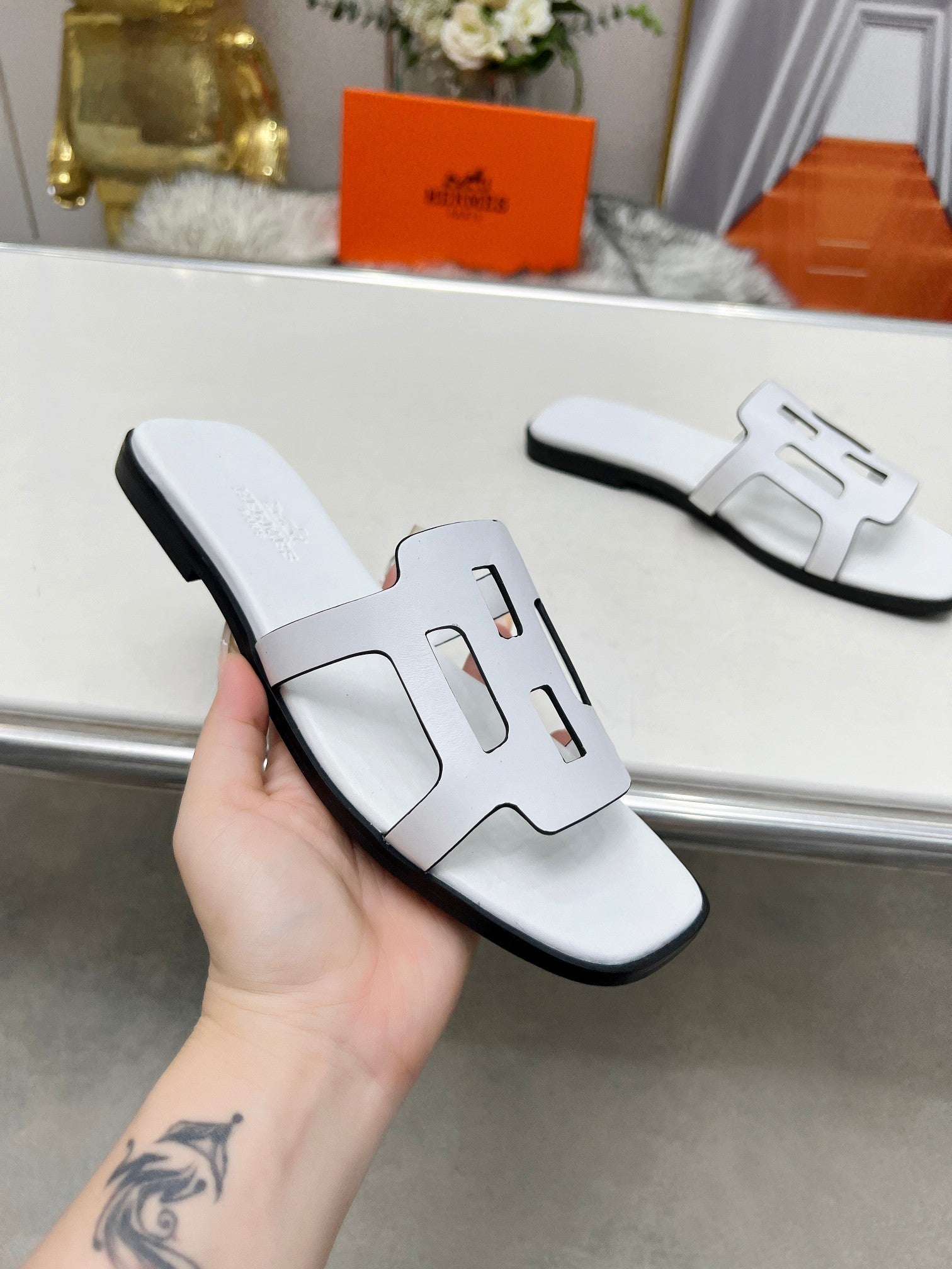 FLATFORM SANDAL WHITE CALFSKIN