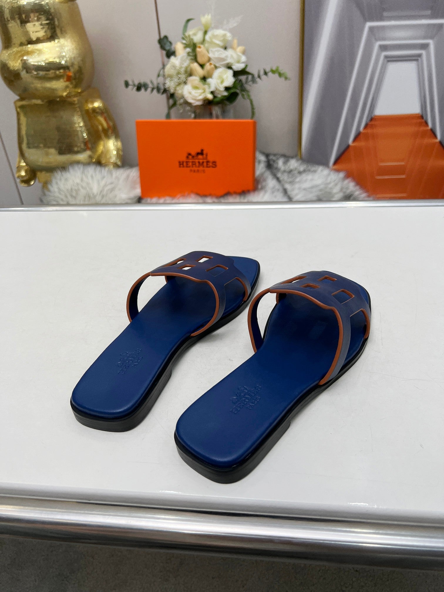 FLATFORM SANDAL NAVY CALFSKIN