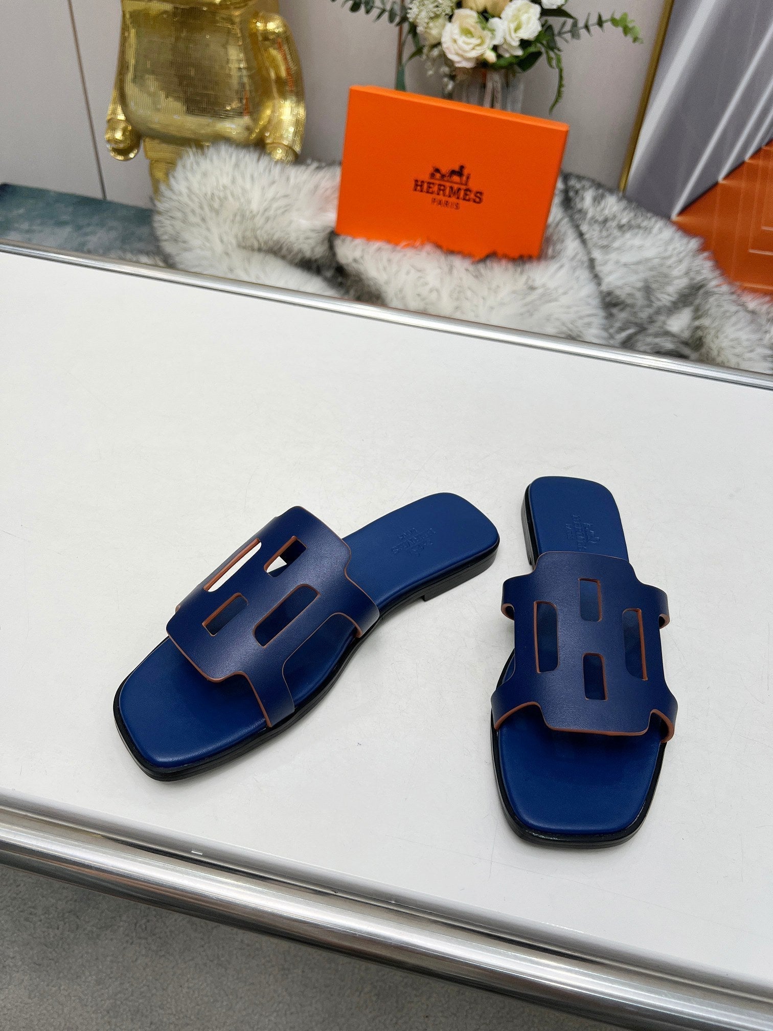 FLATFORM SANDAL NAVY CALFSKIN