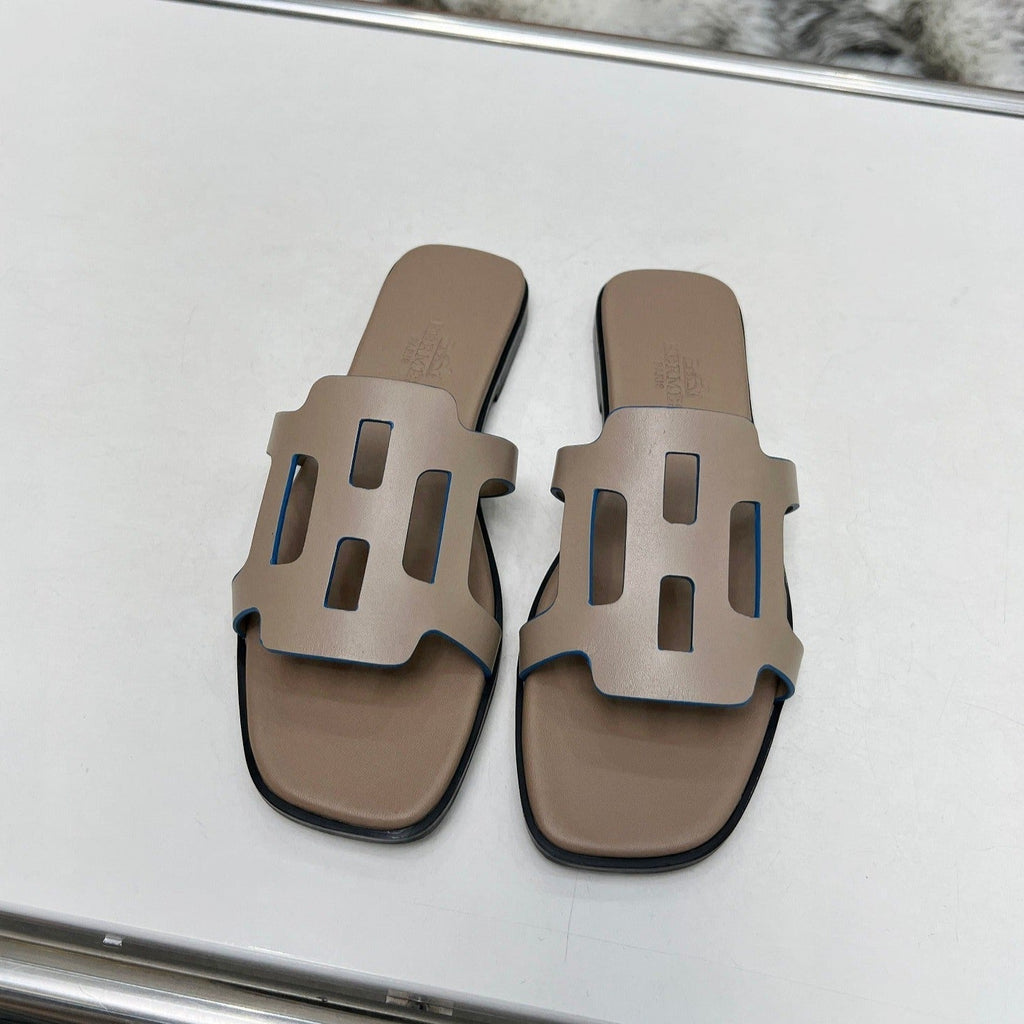 FLATFORM SANDAL LIGHT GRAY CALFSKIN