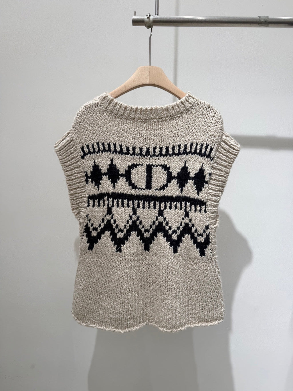 DIOR 25S SLEEVELESS SWEATER 495