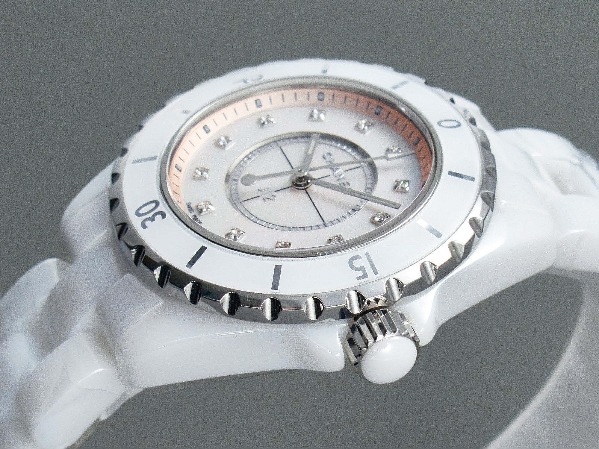 J12 33mm Quartz White Ceramic Diamond Numerals Pink Mop Dial