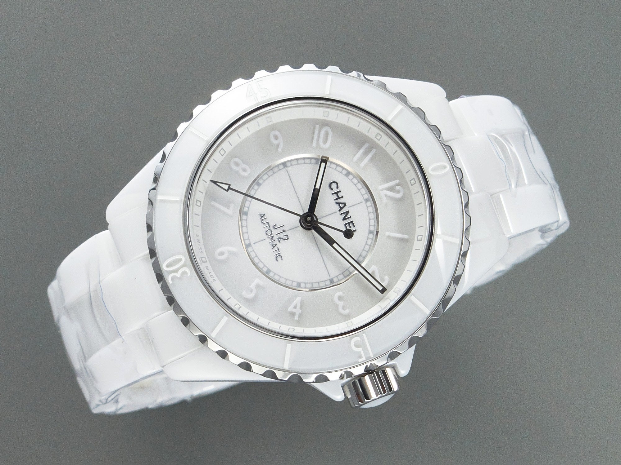 J12 Automatic White Ceramic White Numerals Black White Hands White Dial