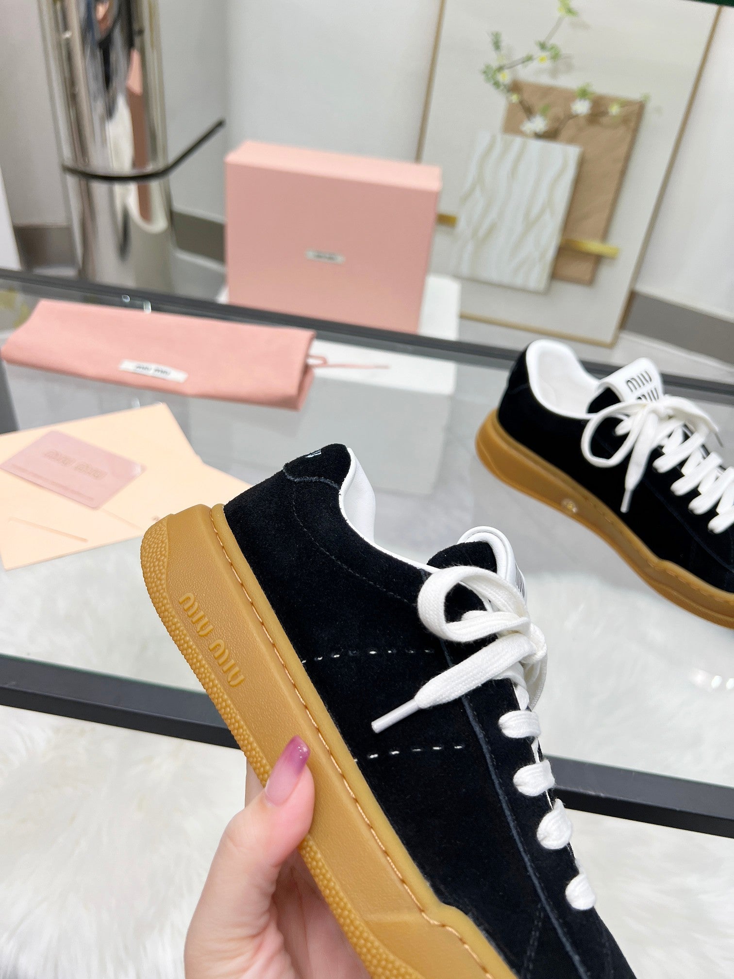 ECRU SNEAKERS IN BLACK SUEDE