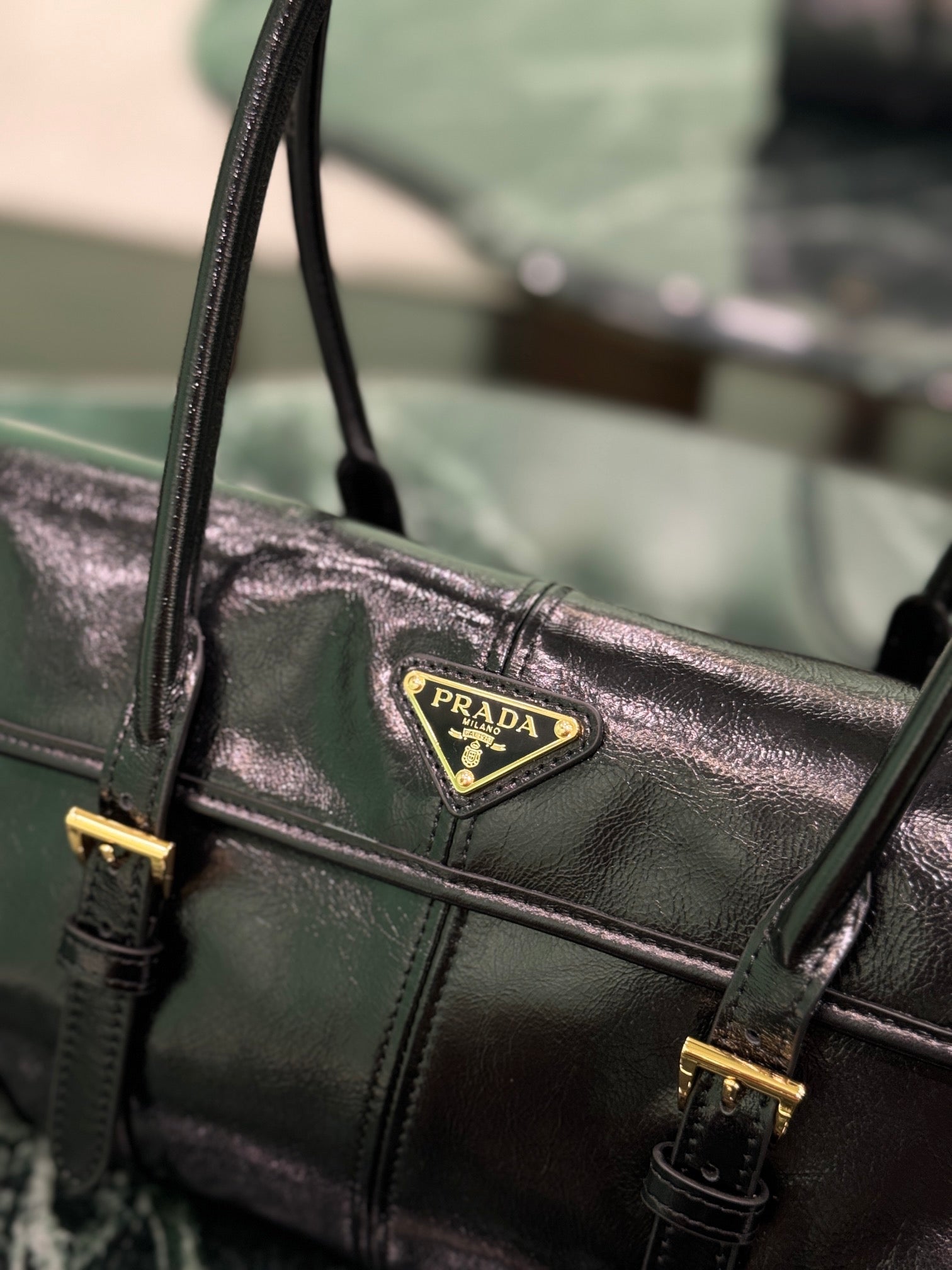 HANDBAG 31 IN BLACK OIL WAX LAMBSKIN