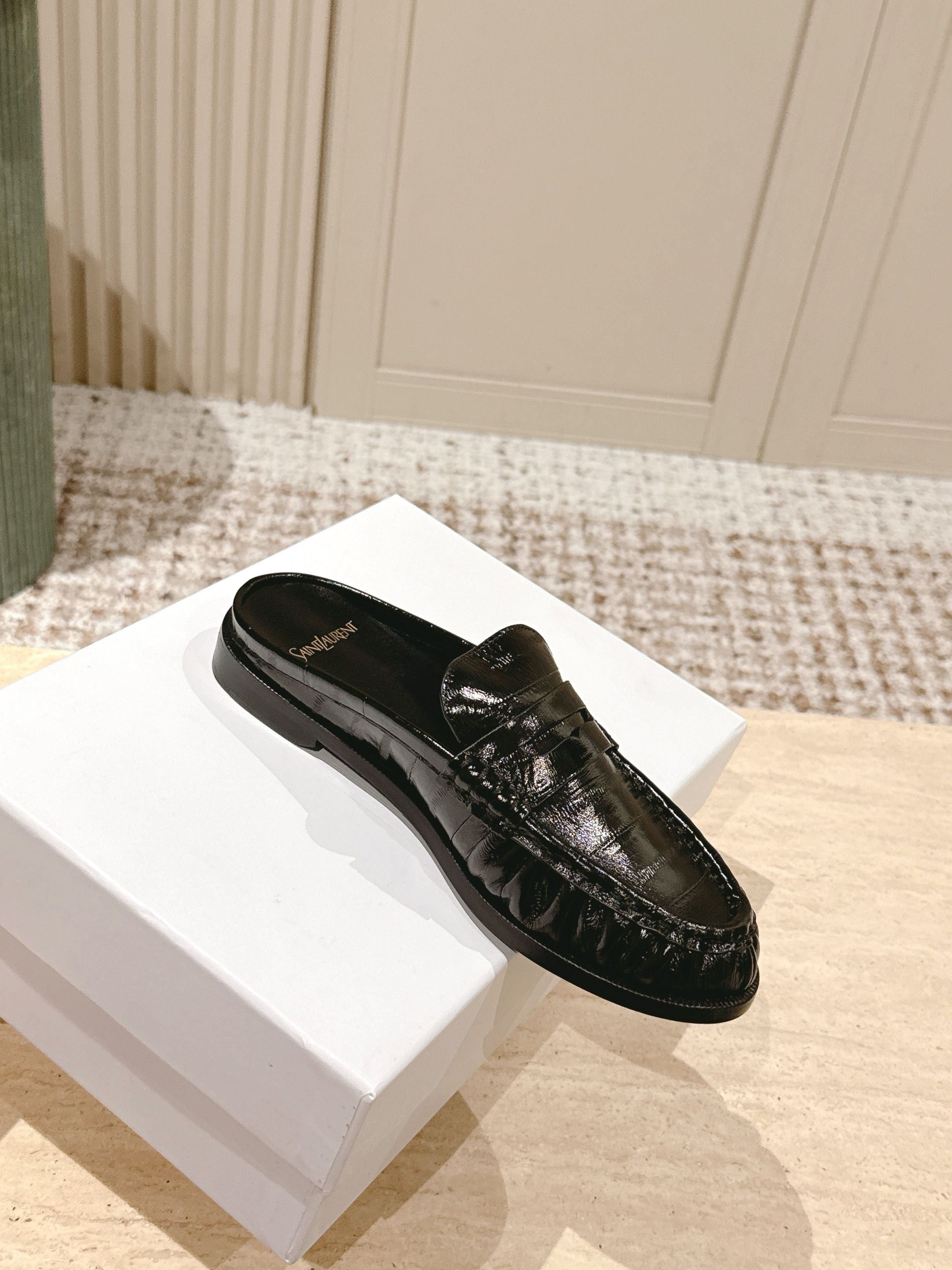 YSL 25S LOAFER MULE IN BLACK GLOSSY CALFSKIN