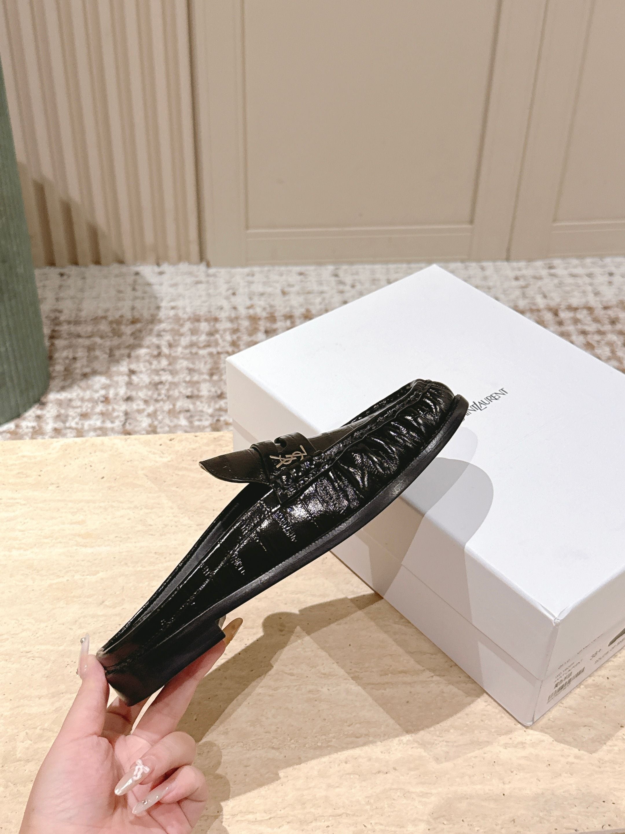 YSL 25S LOAFER MULE IN BLACK GLOSSY CALFSKIN