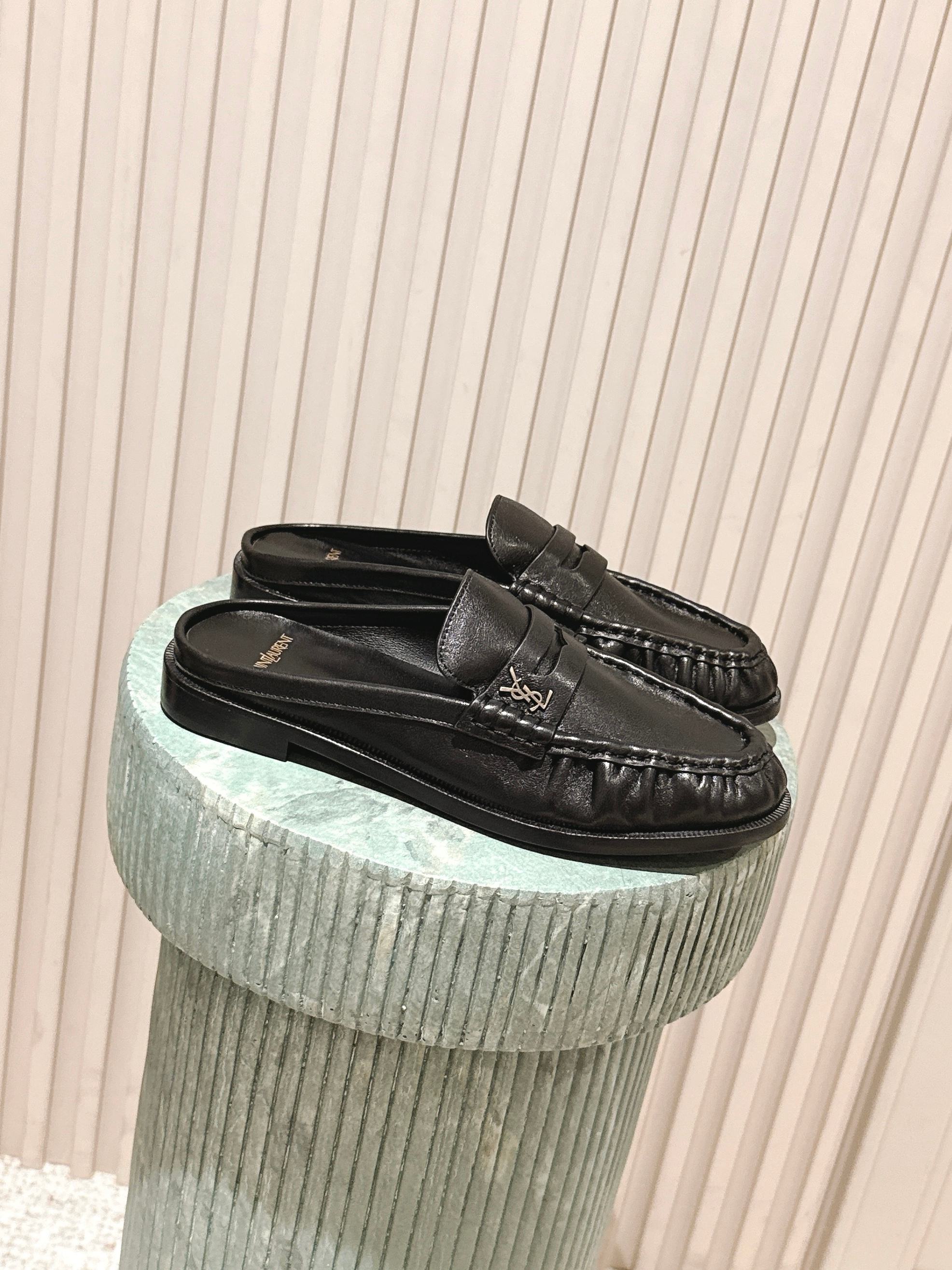 YSL 25S LOAFER MULE IN BLACK CALFSKIN