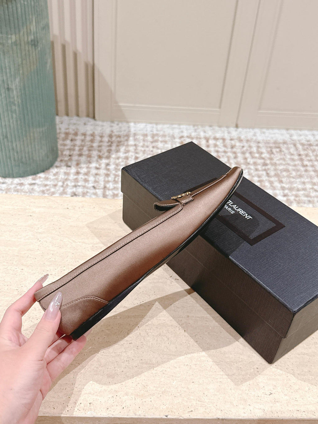 YSL 25S SAINT LAURENT POPPY BALLET FLATS IN TAUPE BROWN SILK