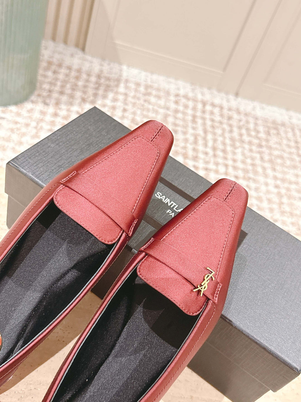 YSL 25S SAINT LAURENT POPPY BALLET FLATS IN VINTAGE RED SILK