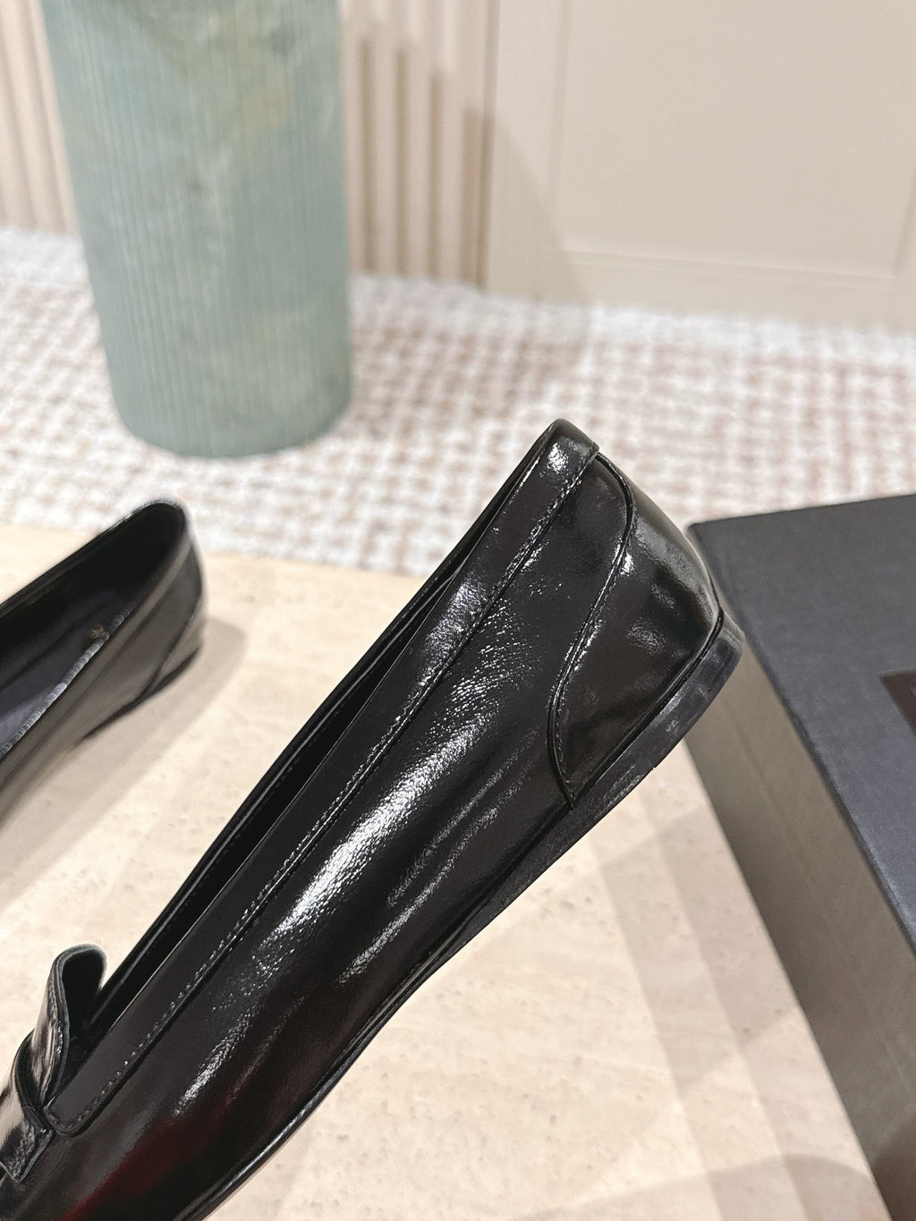 YSL 25S SAINT LAURENT POPPY BALLET FLATS IN BLACK GLOSSY CALFSKIN