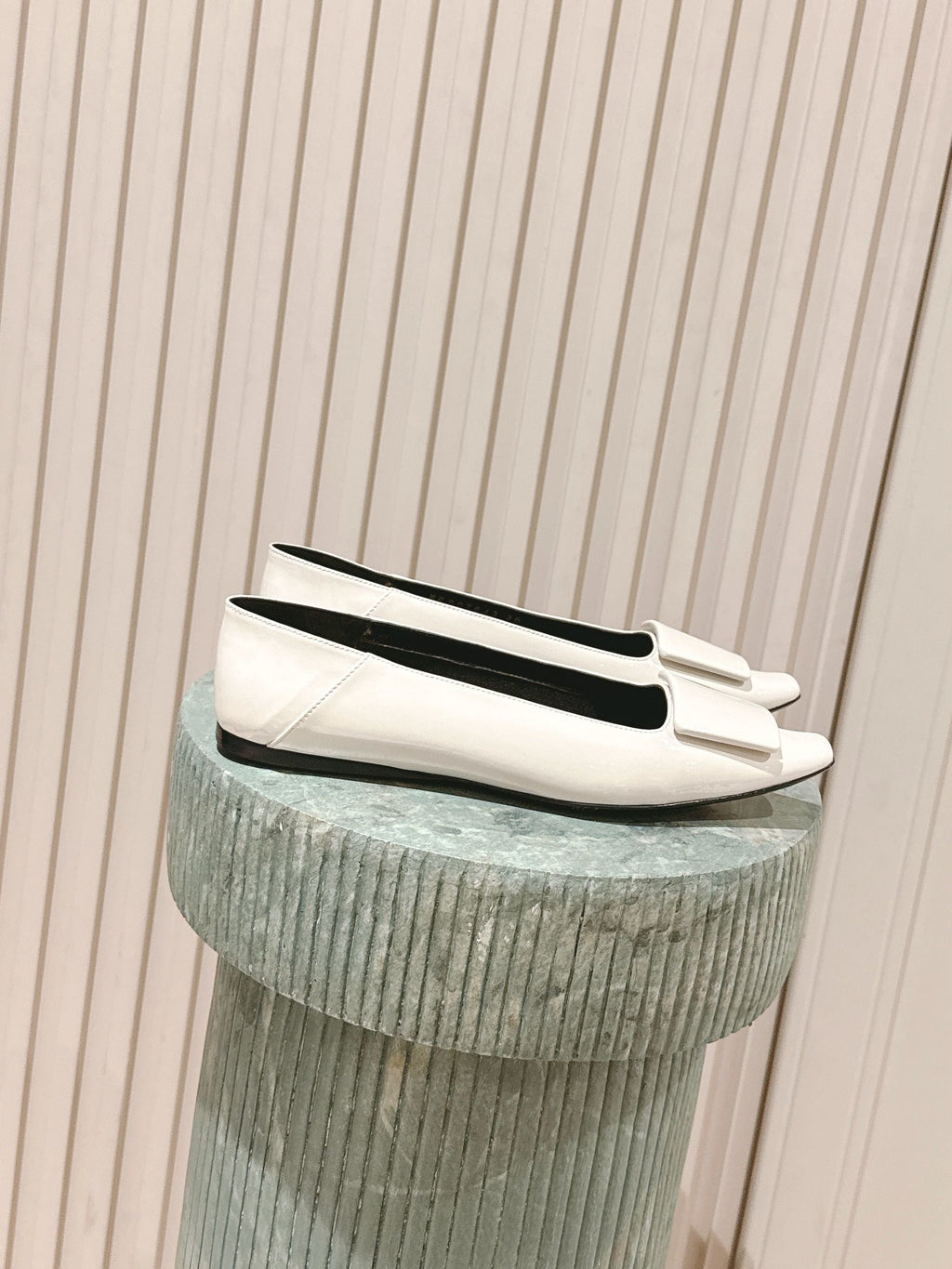 YSL 25S POPPY BALLET FLATS IN IVORY GLOSSY LAMBSKIN