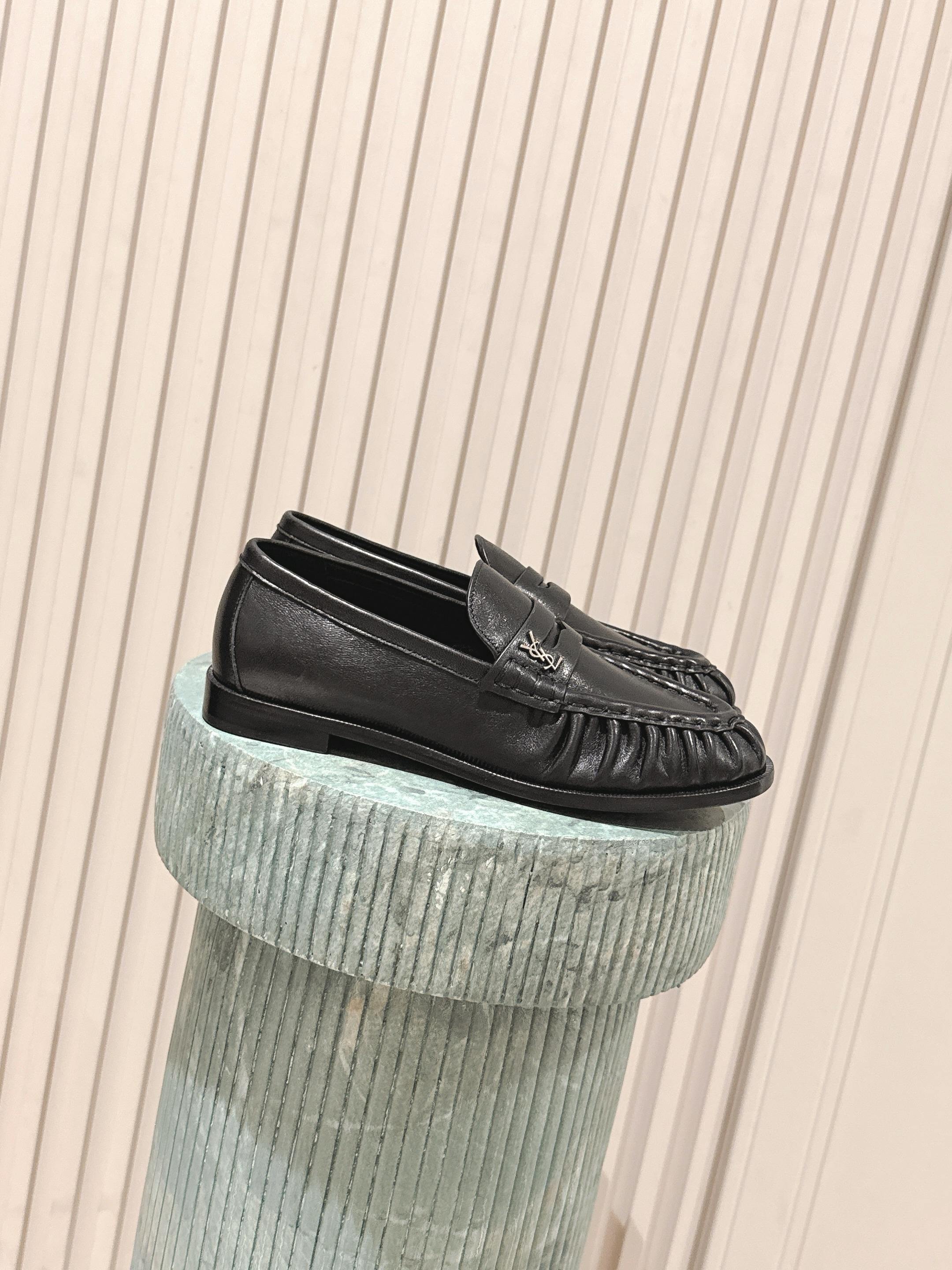 YSL 25S SAINT LAURENT LOAFERS IN BLACK CALFSKIN WITH SMALL LOGO