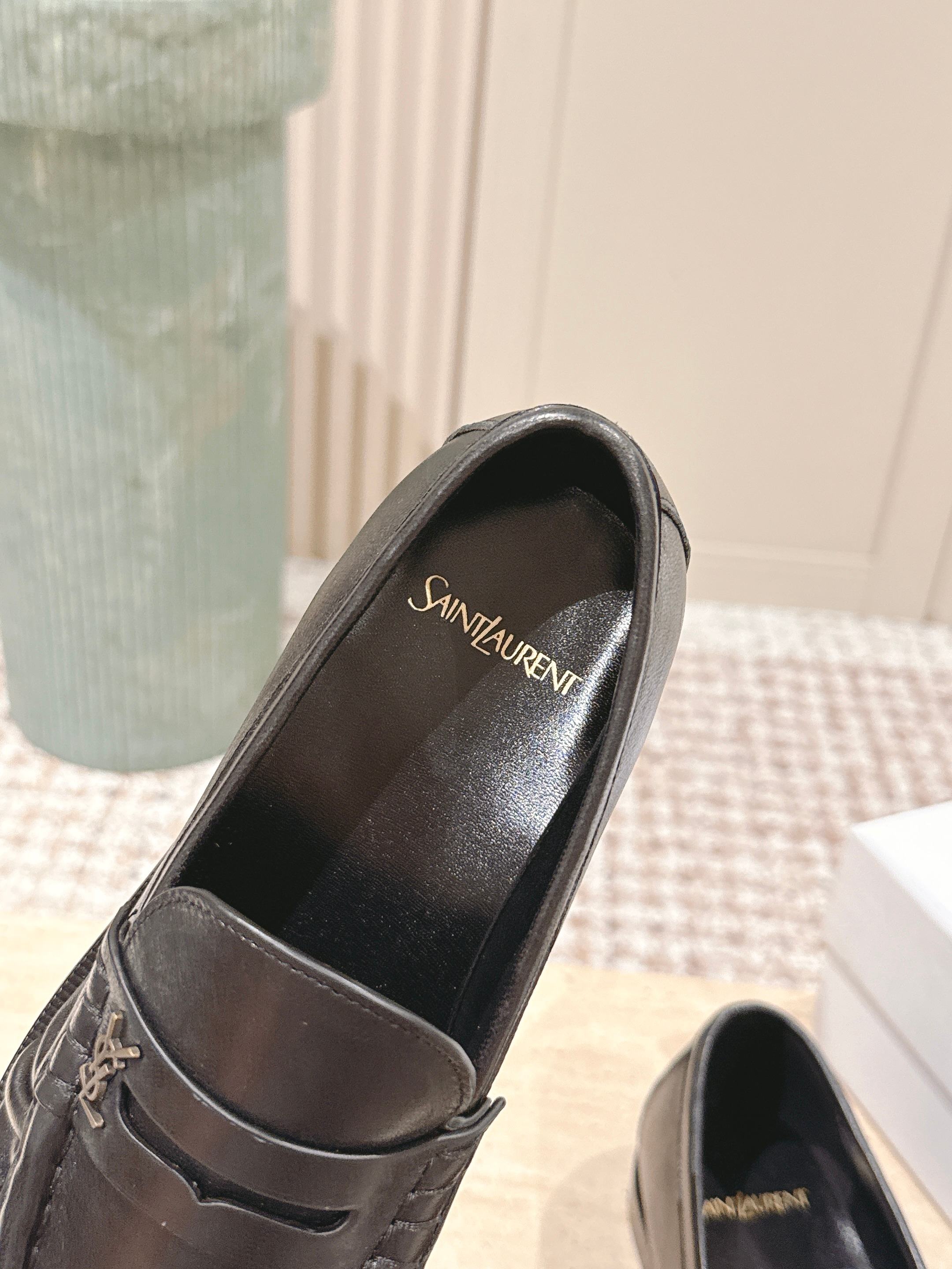 YSL 25S SAINT LAURENT LOAFERS IN BLACK CALFSKIN WITH SMALL LOGO