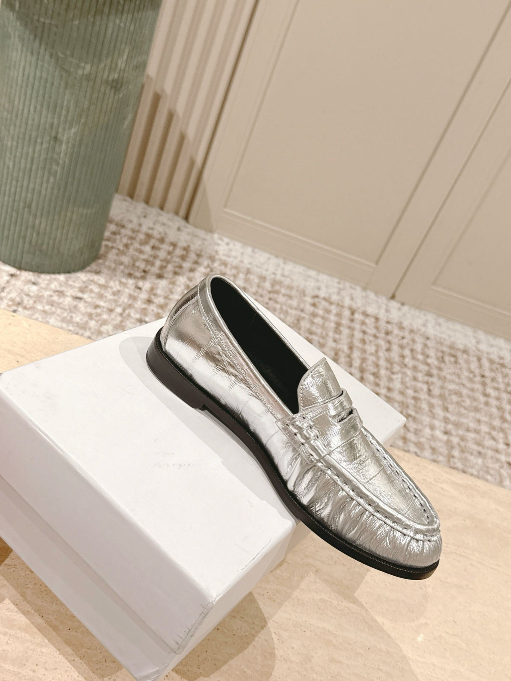 YSL 25S SAINT LAURENT LOAFERS IN SILVER CALFSKIN WITH SMALL LOGO