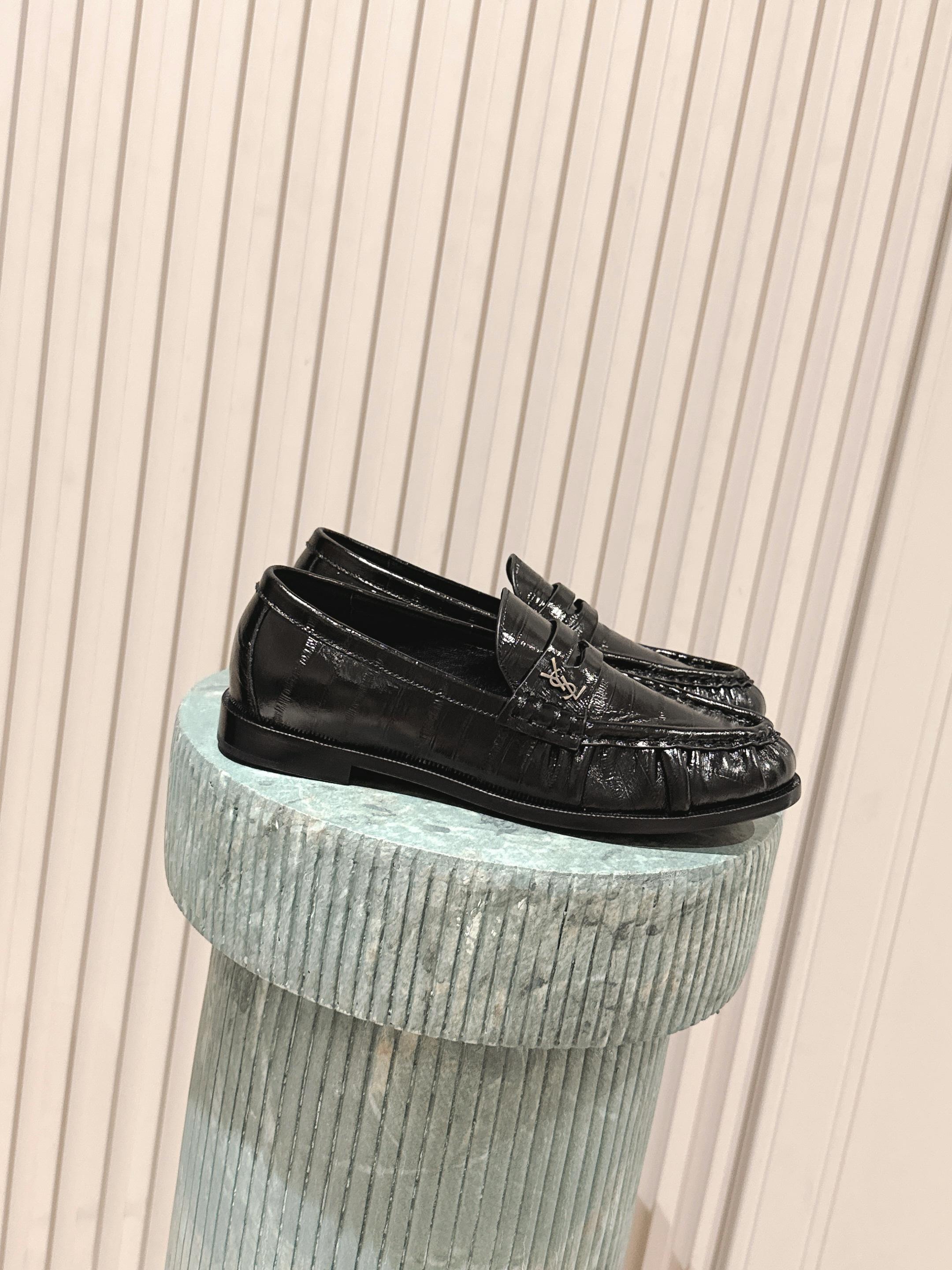 YSL 25S SAINT LAURENT LOAFERS IN BLACK GLOSSY CALFSKIN WITH SMALL LOGO