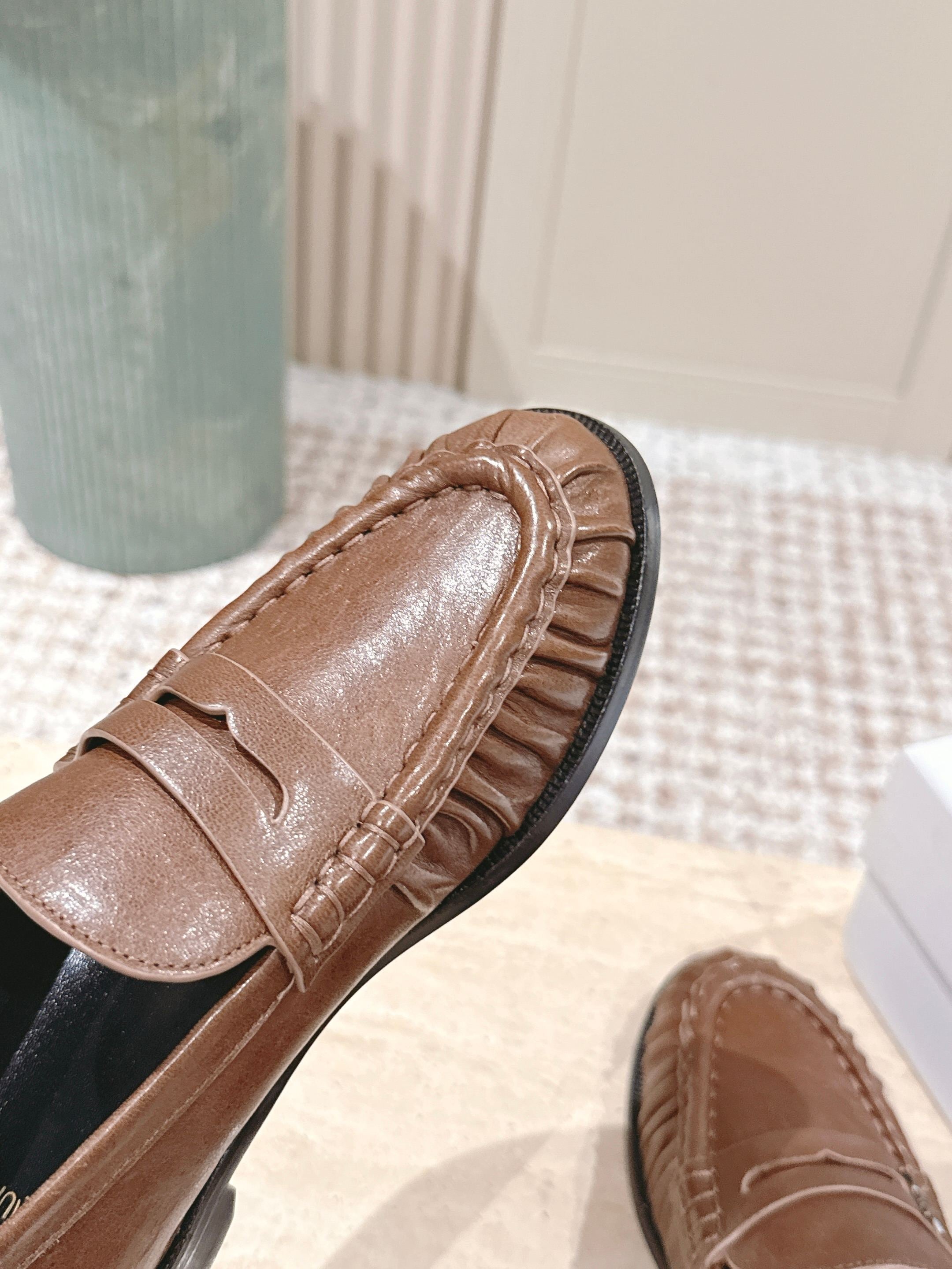 YSL 25S SAINT LAURENT LOAFERS IN BROWN CALFSKIN WITH SMALL LOGO