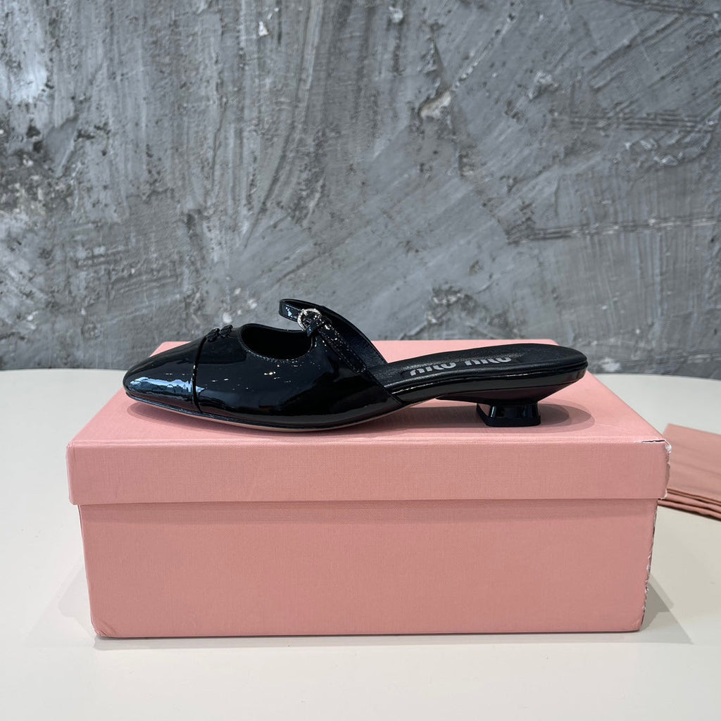 CAP TOE MULES BLACK SHEEPSKIN