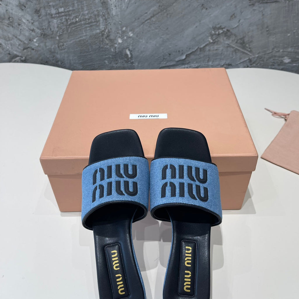 BLACK HIGH HEEL WITH AZURE BLUE STRAPS