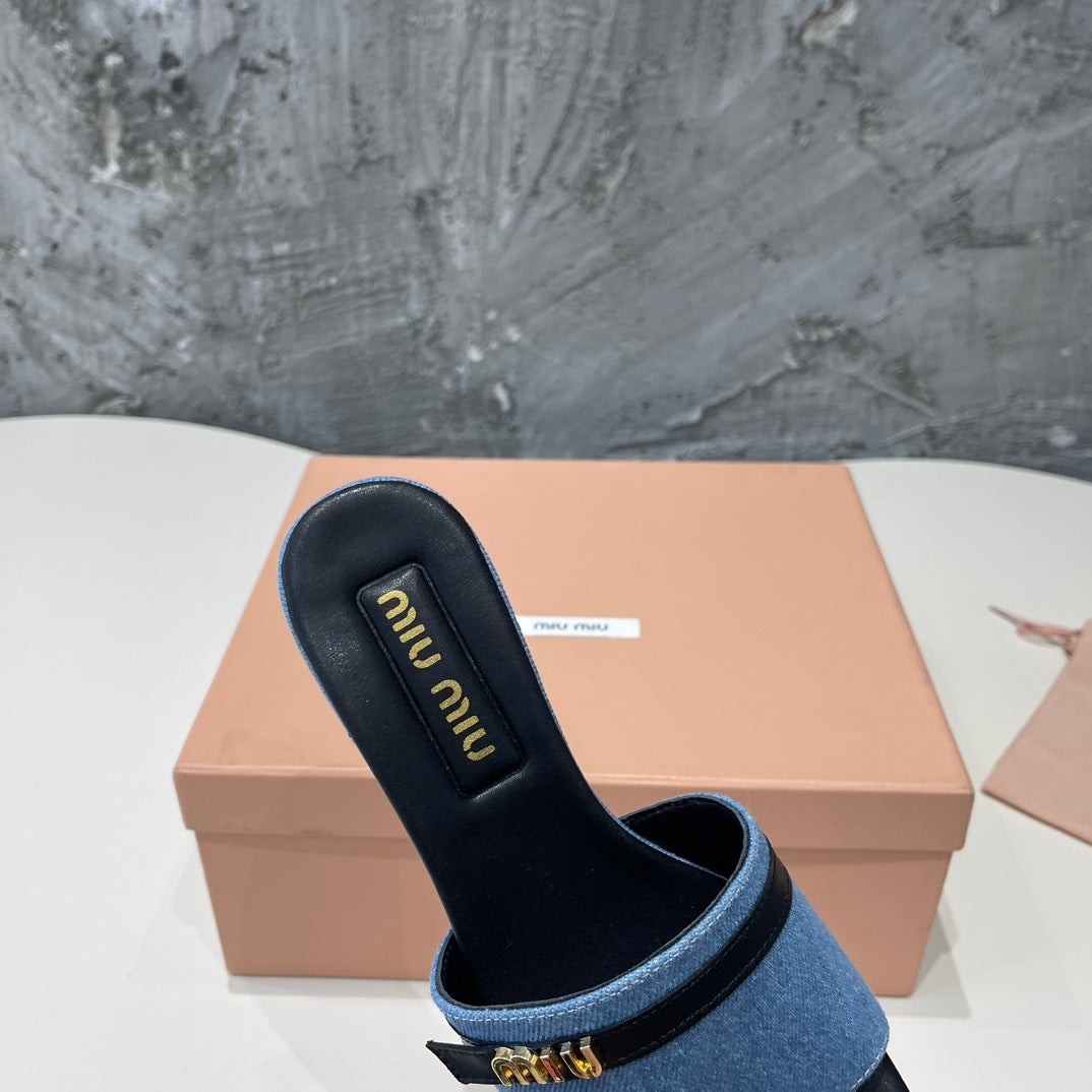 BLACK HIGH HEEL WITH BLUE STRAPS AND BLACK BELT