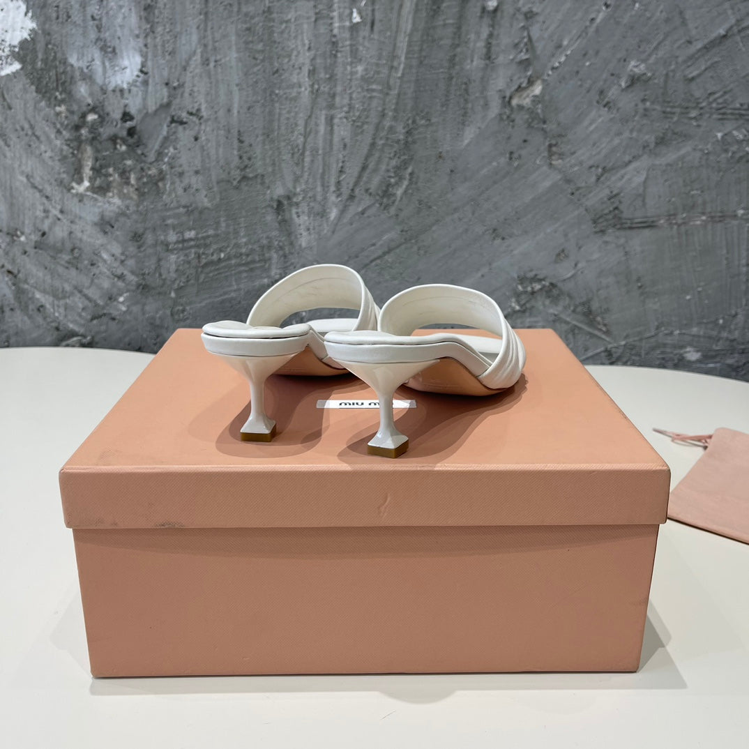 HIGH - HEEL WHITE SHEEPSKIN WITH STYLIZED STRAPS