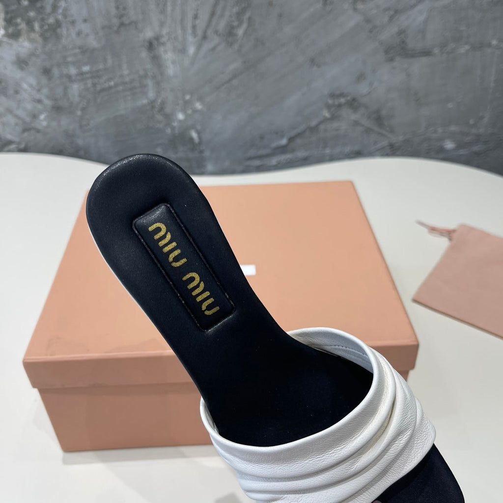 HIGH - HEEL WHITE MIX BLACK SHEEPSKIN WITH STYLIZED STRAPS