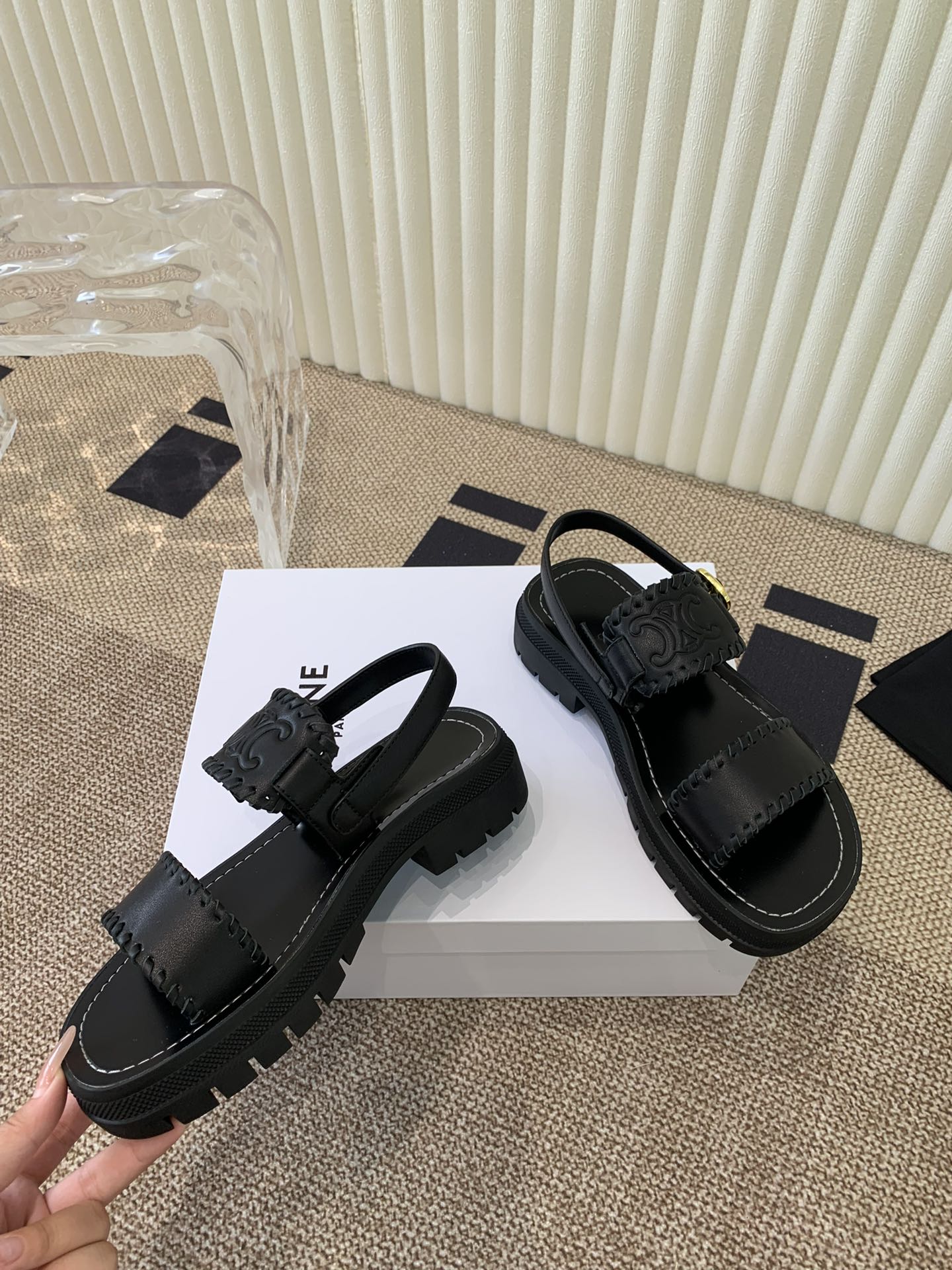 ROMAN SANDAL IN BLACK CALFSKIN