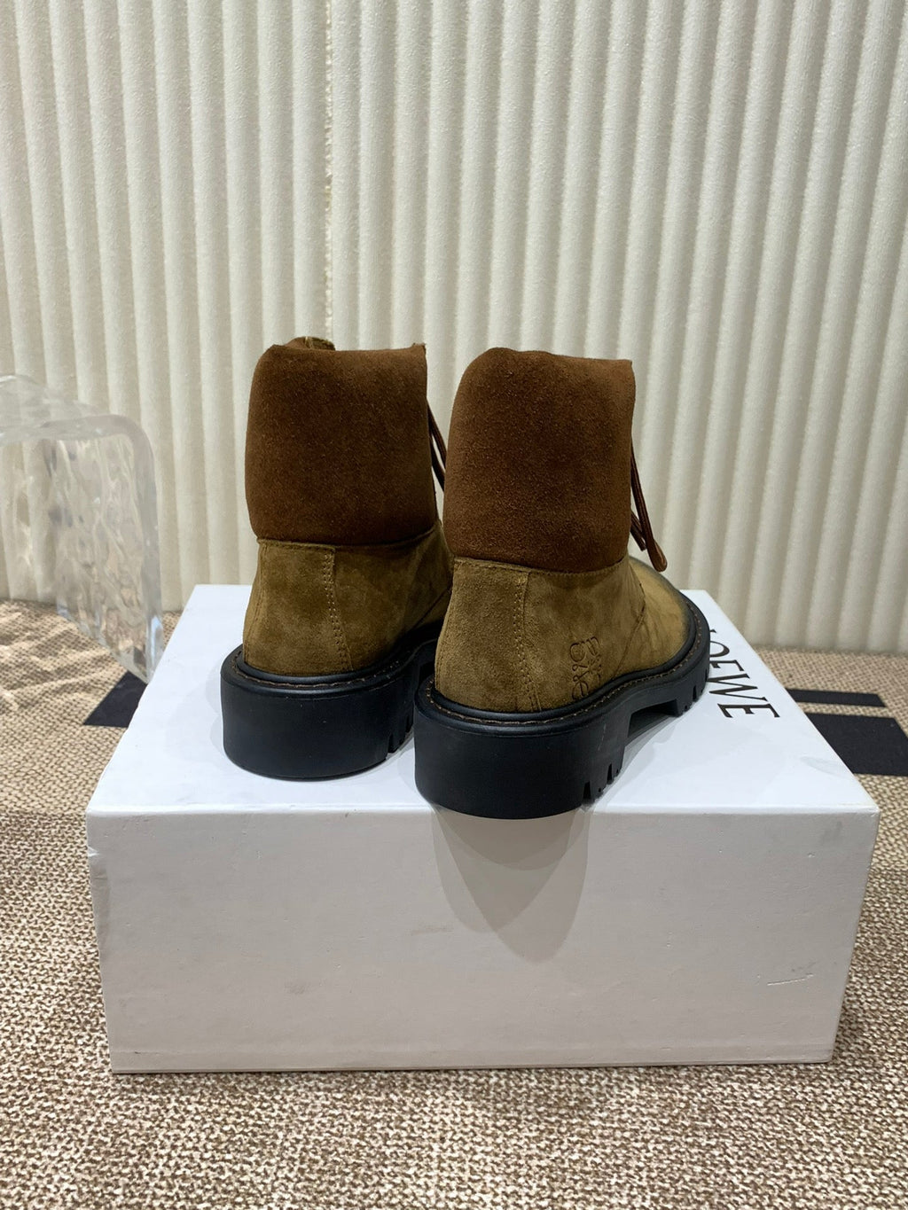 LW SIERRA COMBAT BOOT AMBER AND BLACK SUEDE