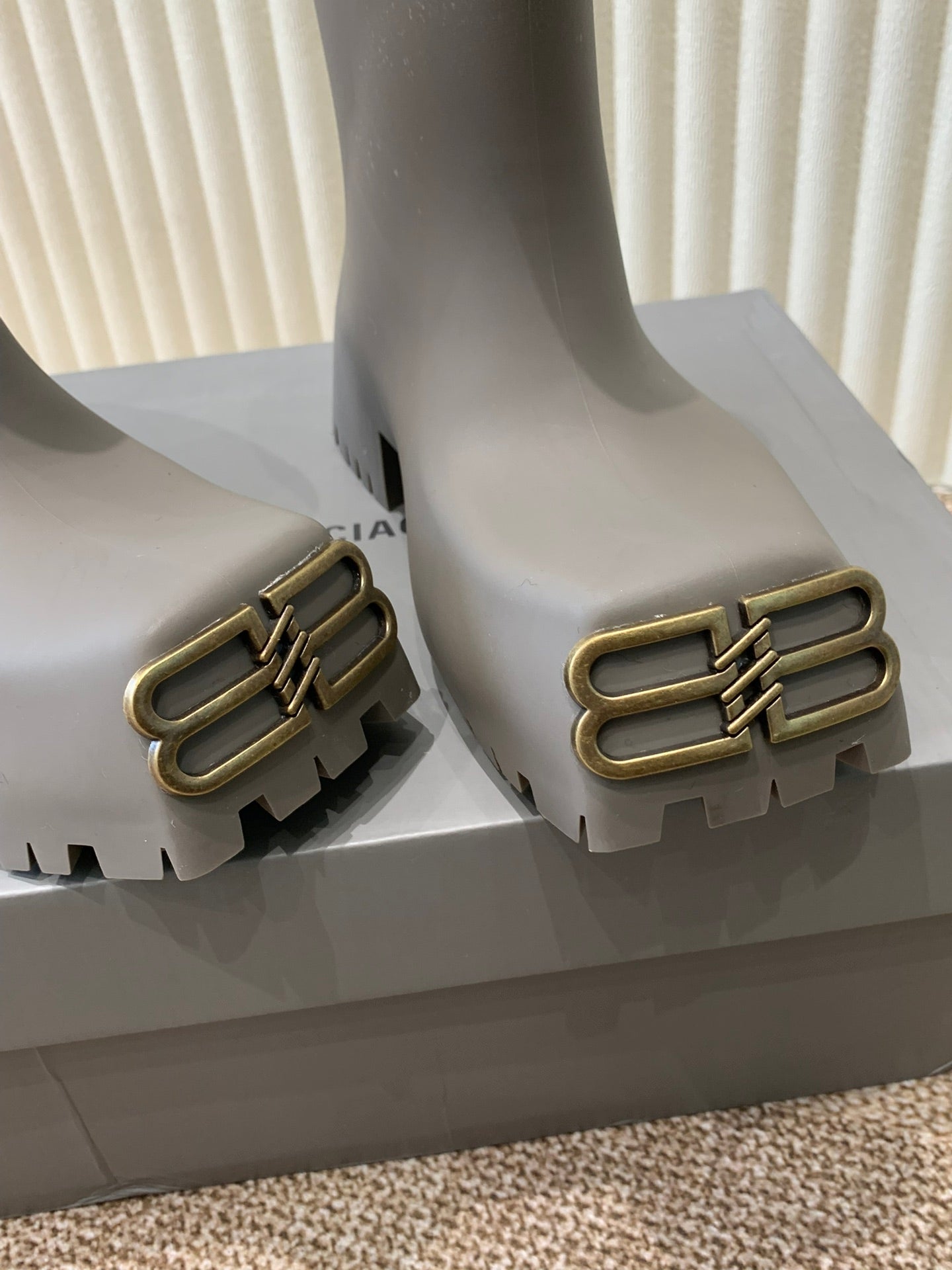 MATTE GRAY SCULPTED RUBBER BOOTS WITH GOLD MONOGRAM