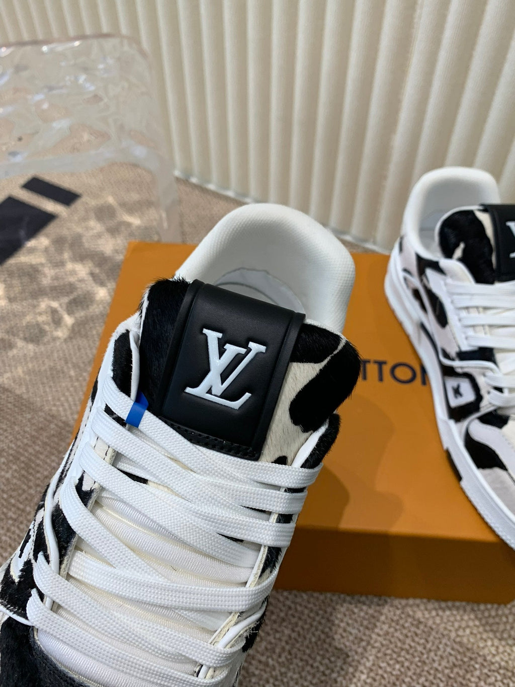 LV TRAINER SNEAKER BLACK MIX WHITE