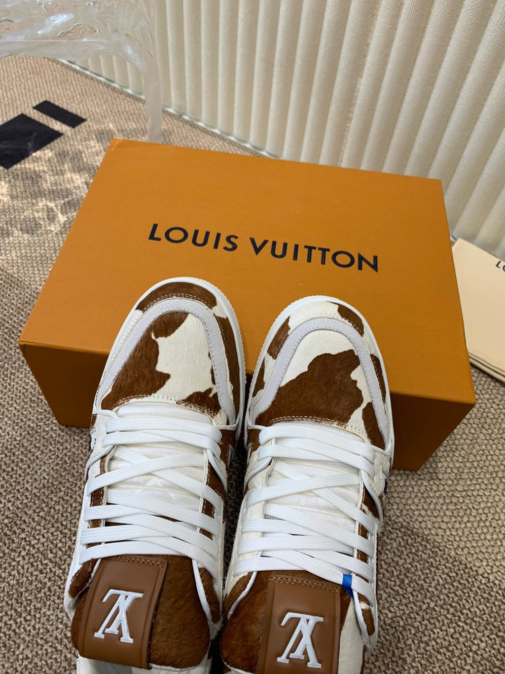 LV TRAINER SNEAKER PONY BROWN MIX WHITE