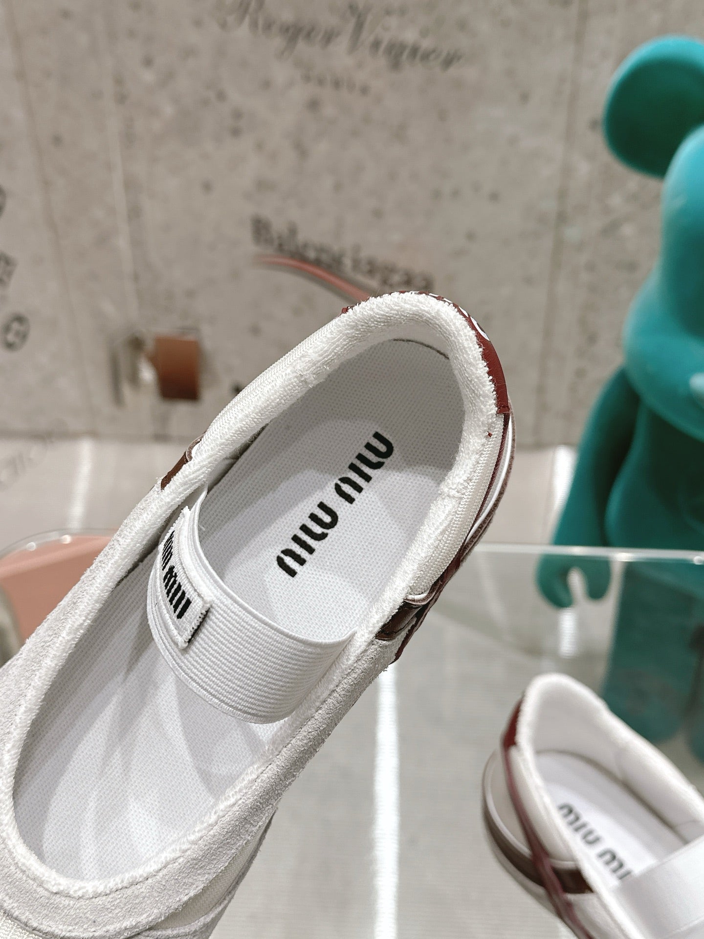 BALLERINAS IN WHITE TECHNICAL FABRIC AND SUEDE