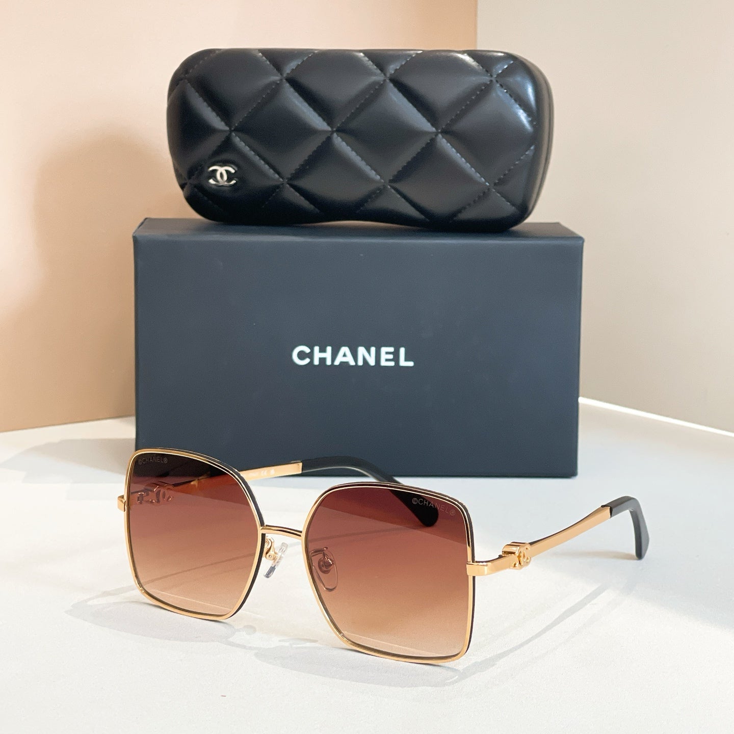 SQUARE SUNGLASSES CH4288Q IN METAL