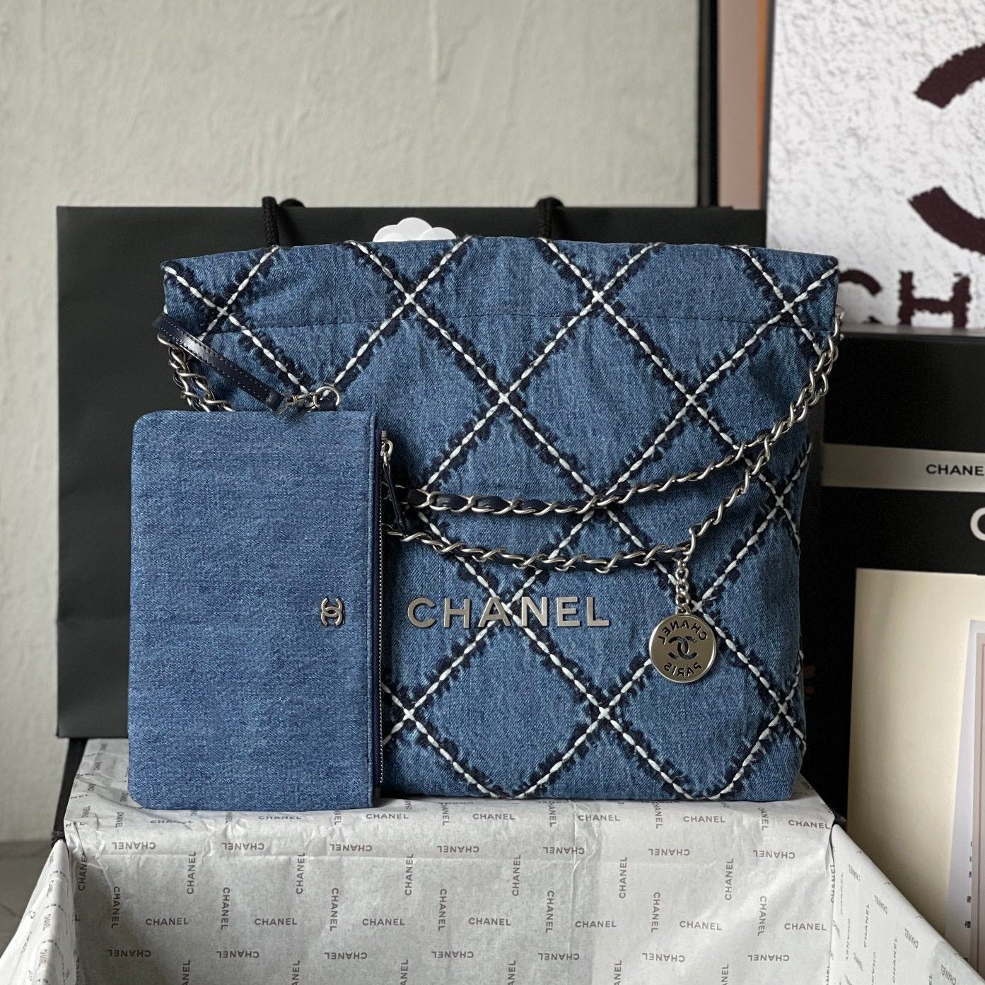 CC MEDIUM 37 CROSSBODY BAG IN BLUE DENIM WITH CHAIN