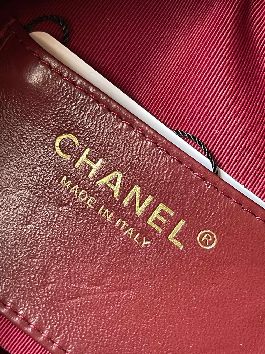 CAMERA BAG 18 IN RED QUILTED LAMBSKIN DOUBLE C GOLD COIN