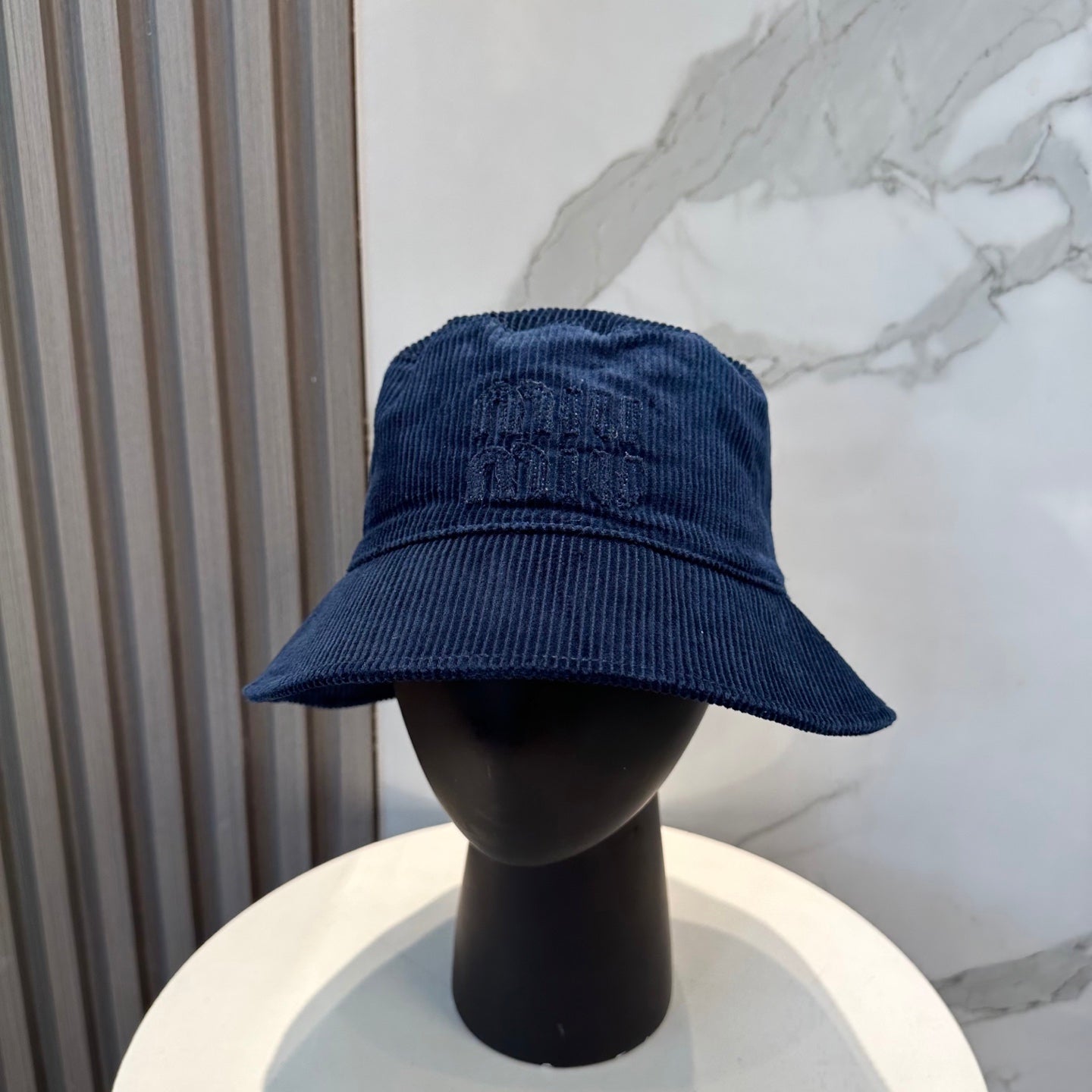 MM BUCKET IN NAVY BLUE VELVET WITH LOGO