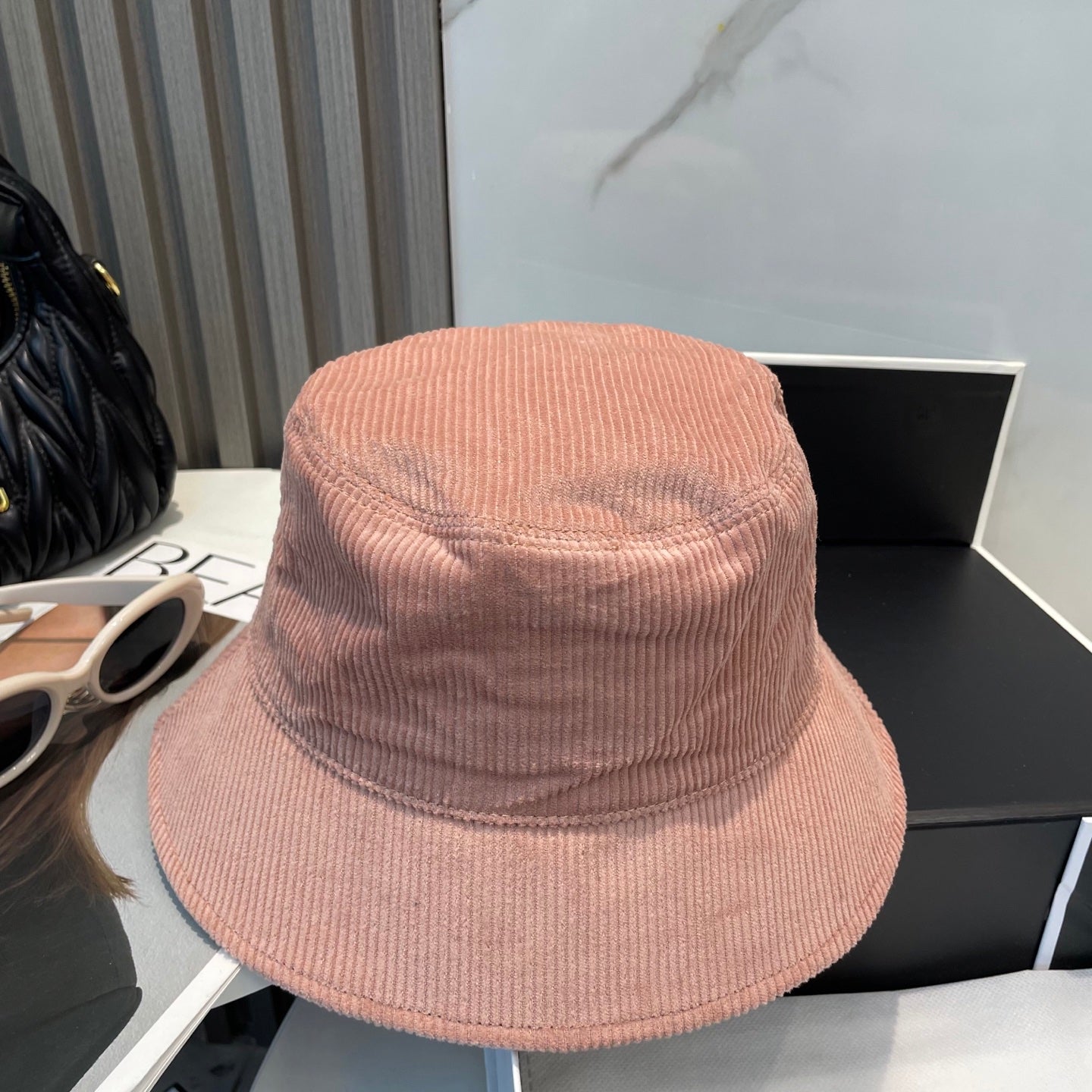 MM BUCKET IN PEACHY PINK VELVET WITH LOGO