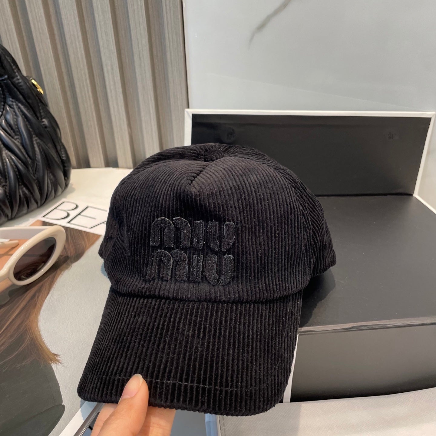 MM BASEBALL CAP IN BLACK VELVET