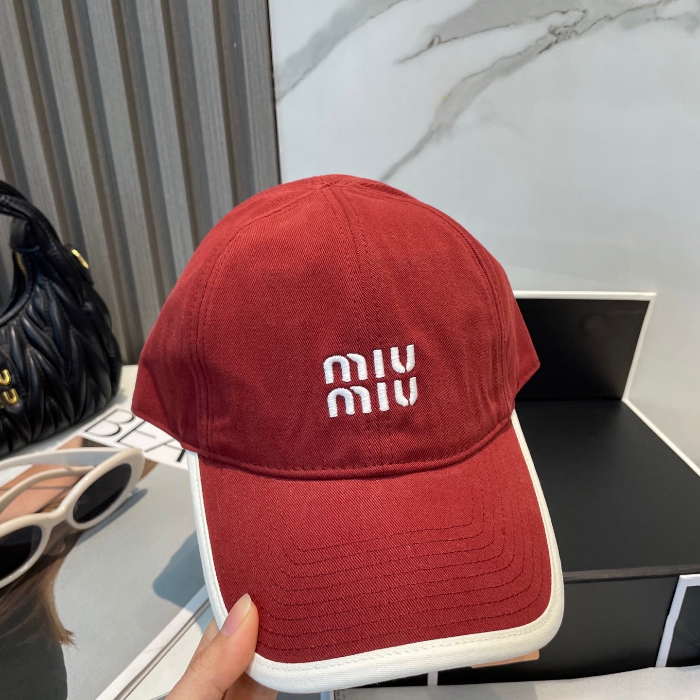 MM BASEBALL CAP IN RED FABRIC STYLE 9