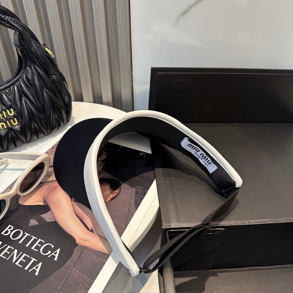 MM SPORT VISOR CAP IN BLACK MIX WHITE FABRIC