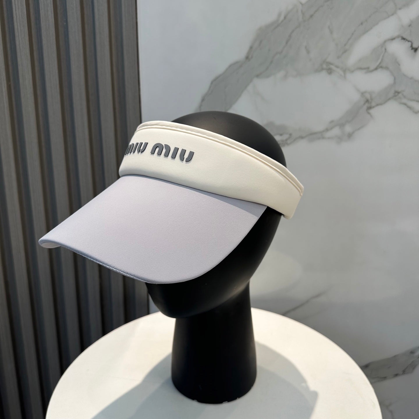 MM SPORT VISOR CAP IN COOL GRAY MIX WHITE FABRIC