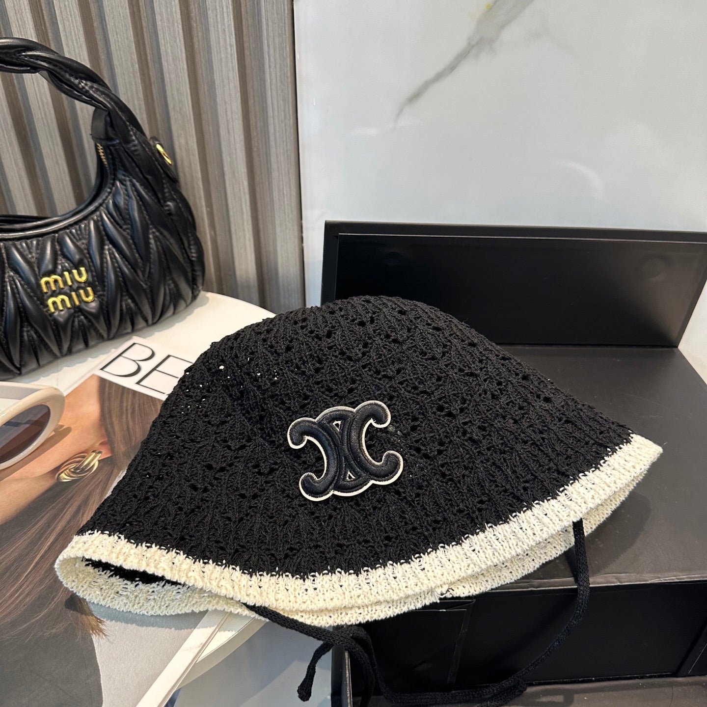 BUCKET HAT MODEL 652271 IN BLACK AND WHITE CROCHET