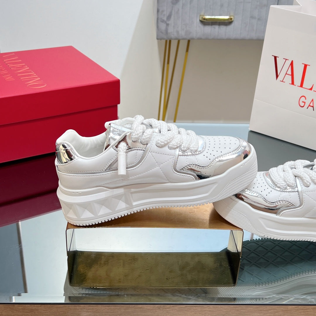 VALENTINO 25S GARAVANI ONE STUD XL PLATFORM SNEAKERS IN WHITE MIX SILVER LAMBSKIN STYLE 4
