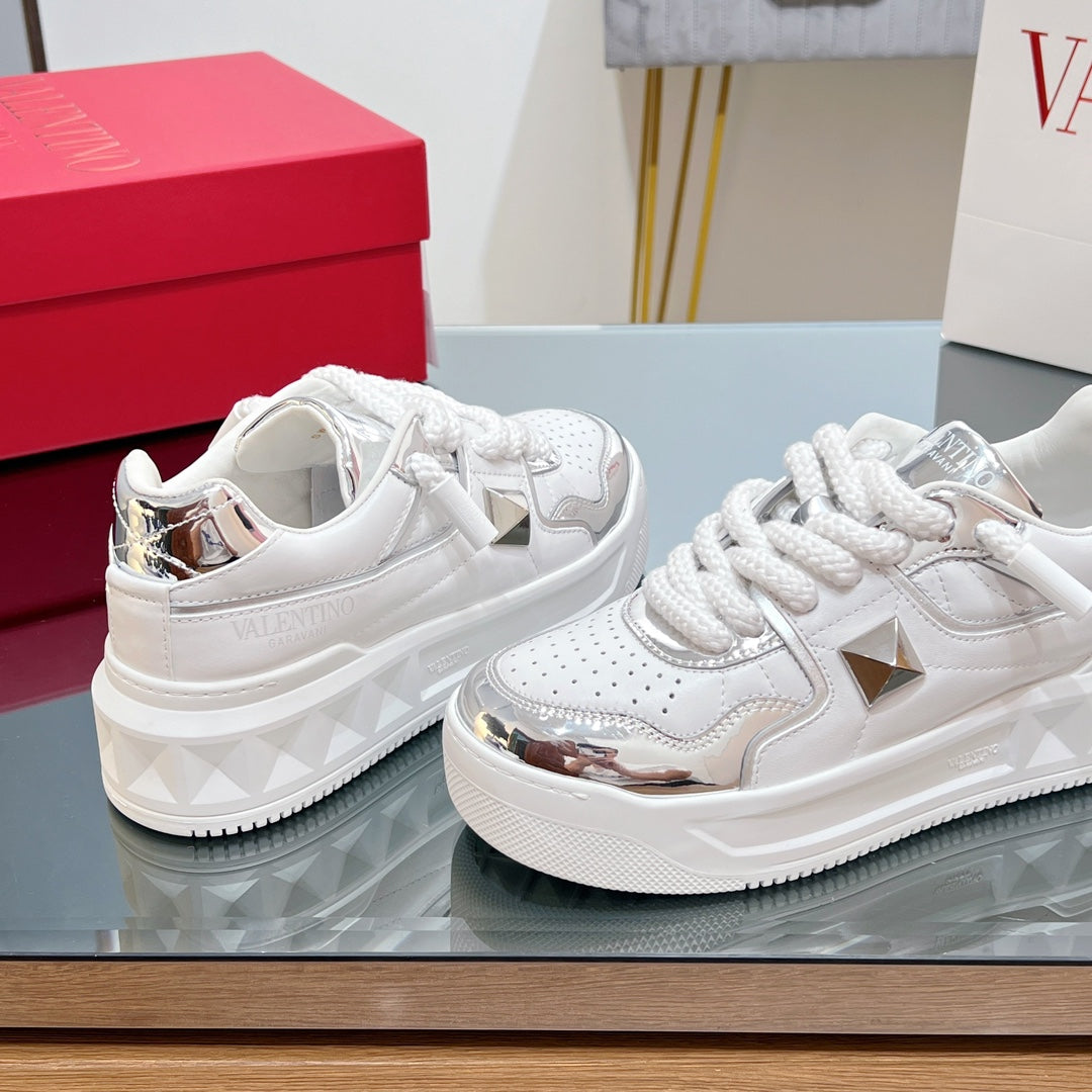 VALENTINO 25S GARAVANI ONE STUD XL PLATFORM SNEAKERS IN WHITE MIX SILVER LAMBSKIN STYLE 4