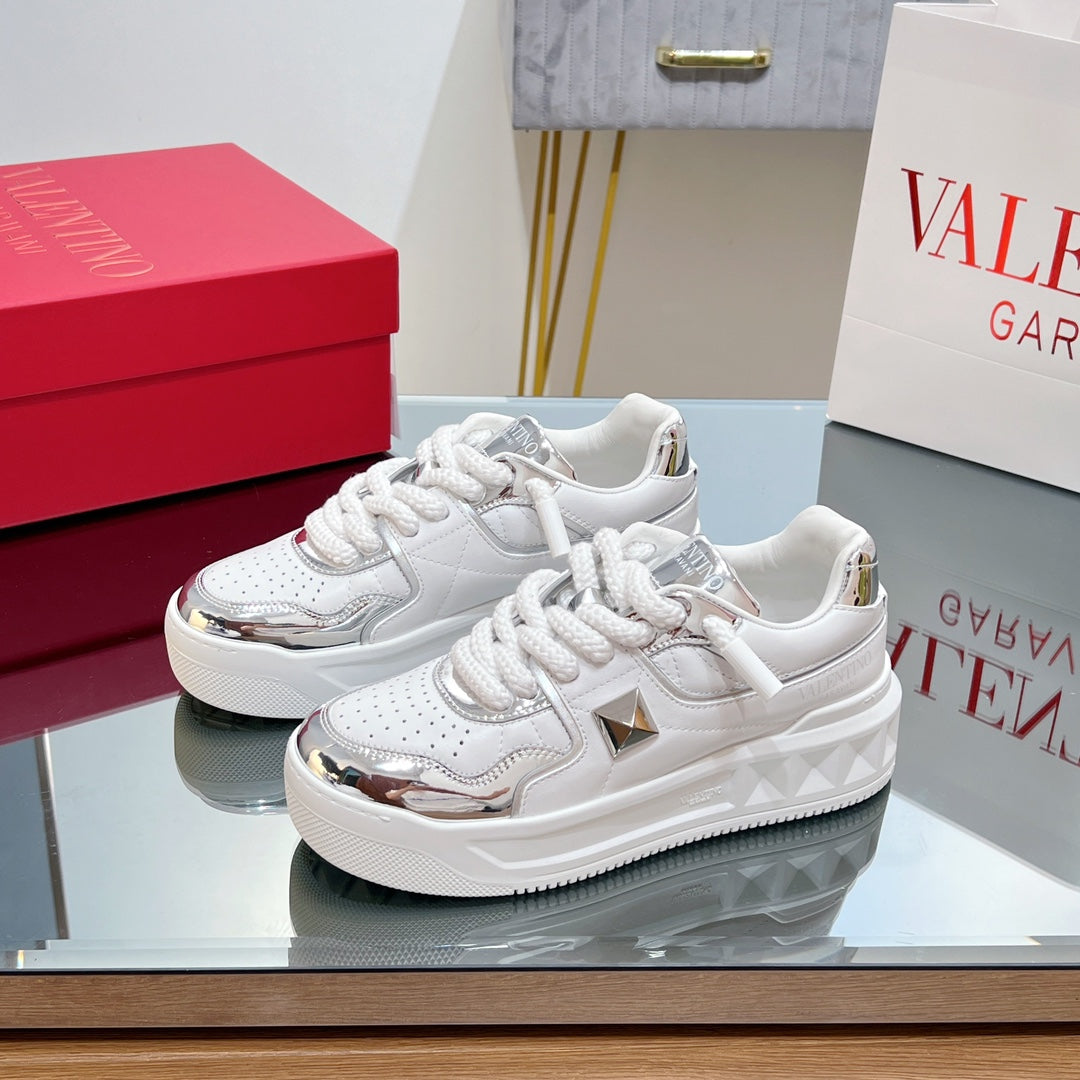 VALENTINO 25S GARAVANI ONE STUD XL PLATFORM SNEAKERS IN WHITE MIX SILVER LAMBSKIN STYLE 4