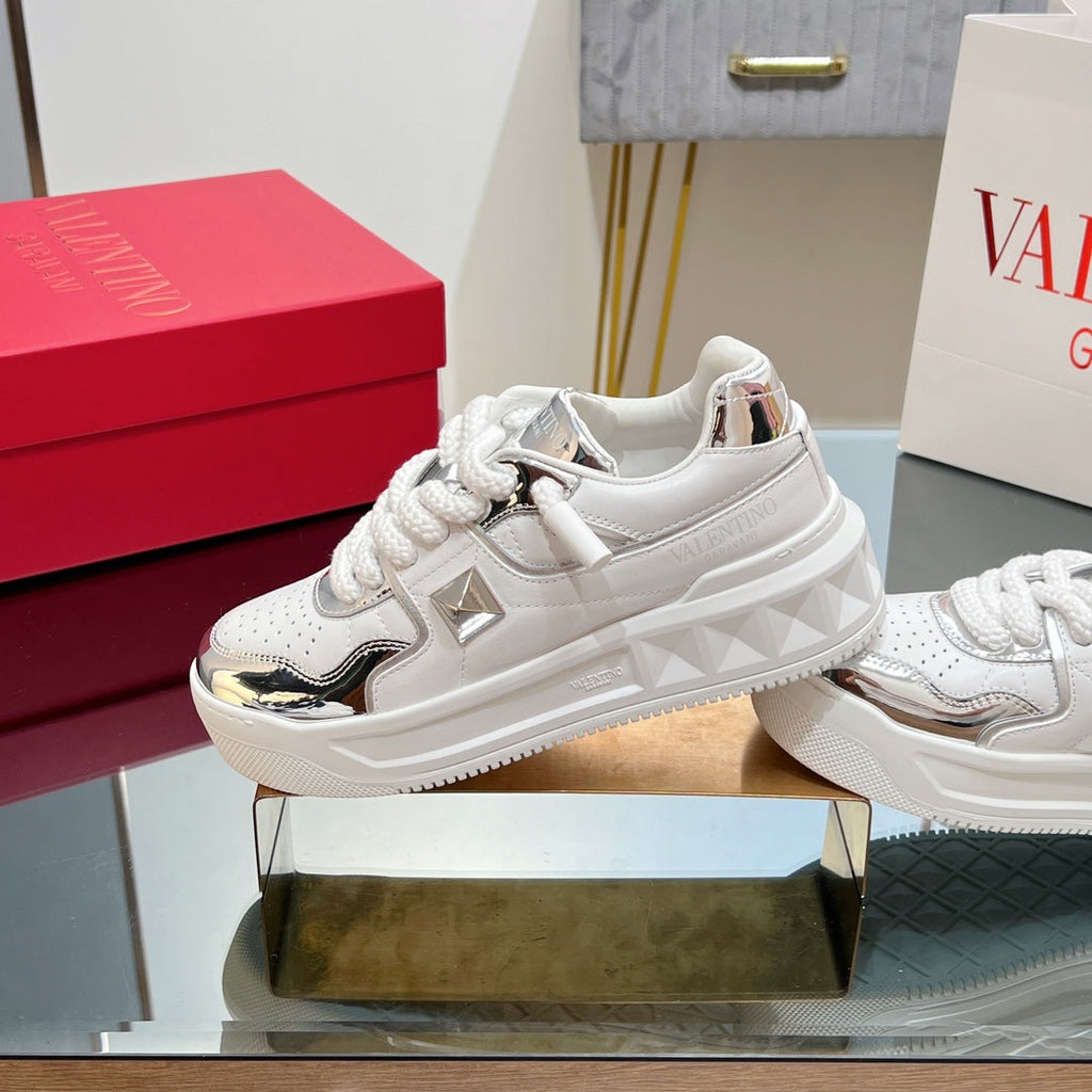 VALENTINO 25S GARAVANI ONE STUD XL PLATFORM SNEAKERS IN WHITE MIX SILVER LAMBSKIN STYLE 4