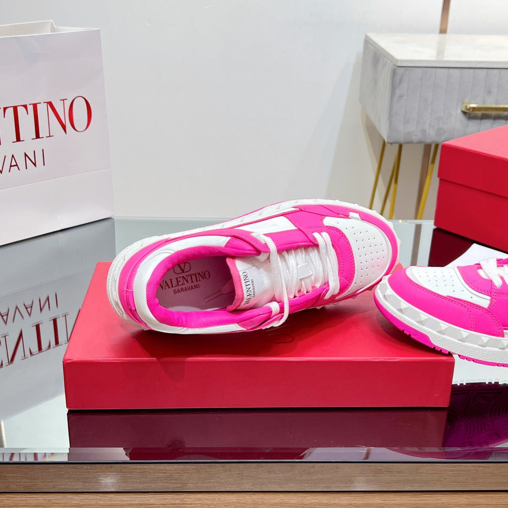 VALENTINO 25S GARAVANI FREEDOTS SNEAKERS IN WHITE MIX PINK LAMBSKIN