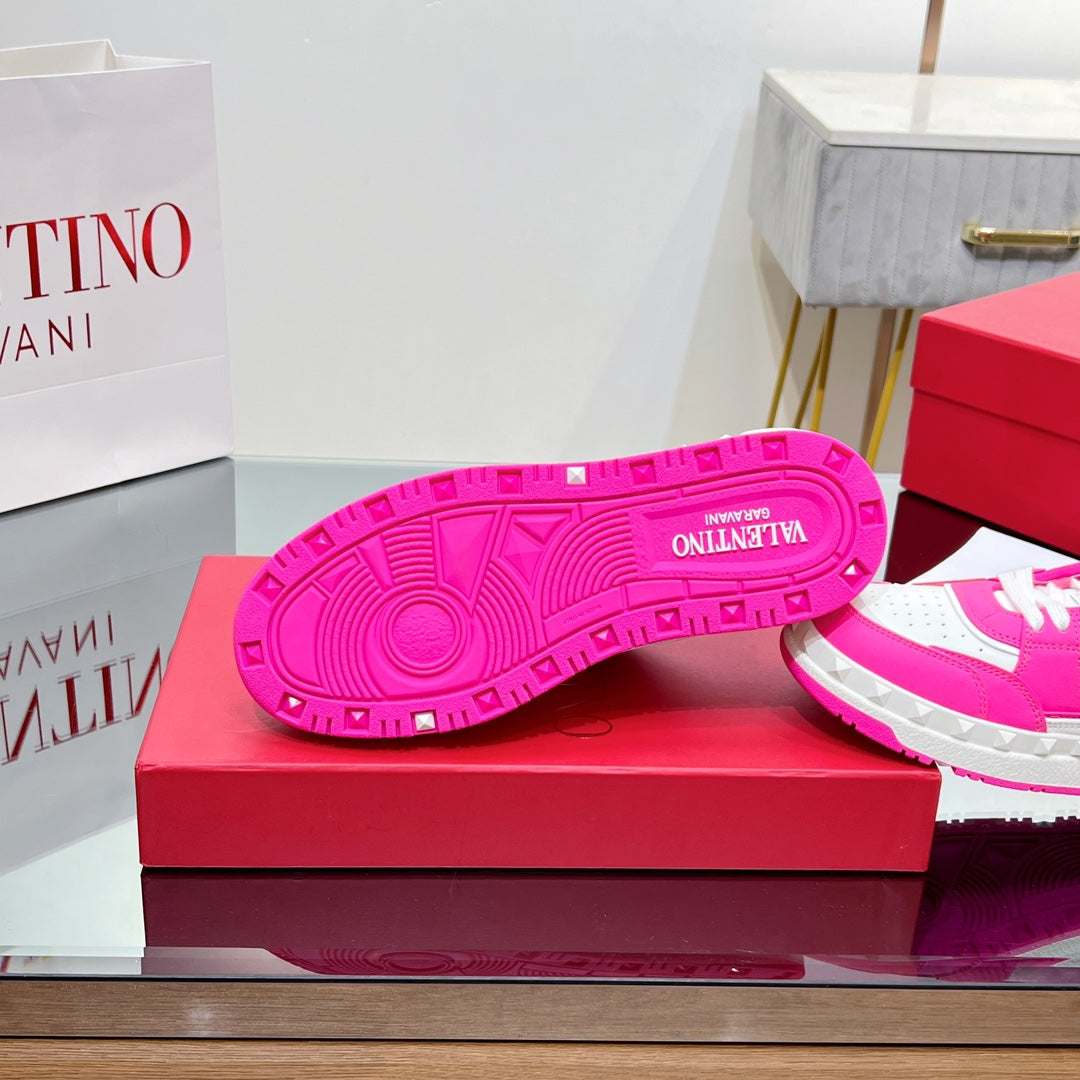 VALENTINO 25S GARAVANI FREEDOTS SNEAKERS IN WHITE MIX PINK LAMBSKIN