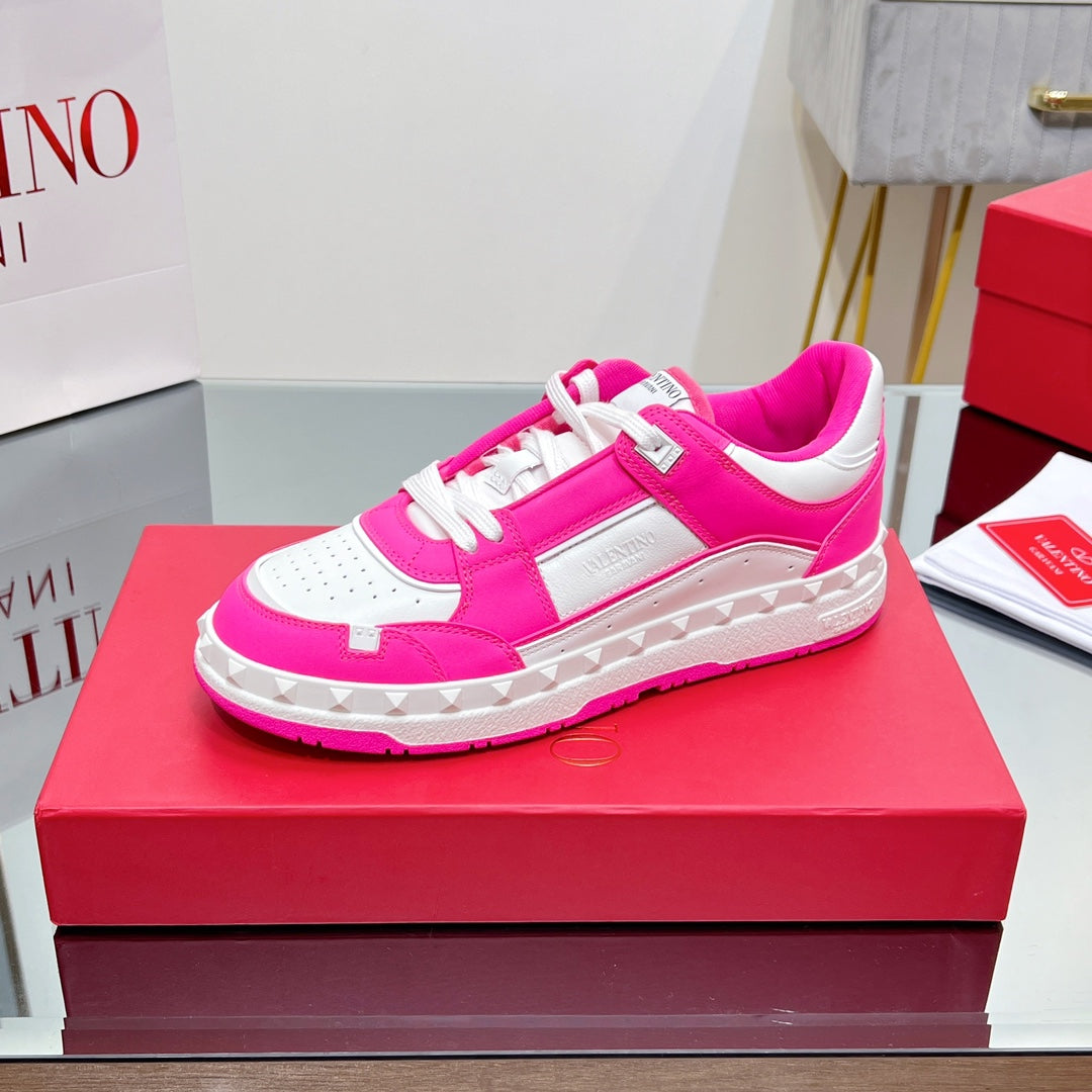 VALENTINO 25S GARAVANI FREEDOTS SNEAKERS IN WHITE MIX PINK LAMBSKIN